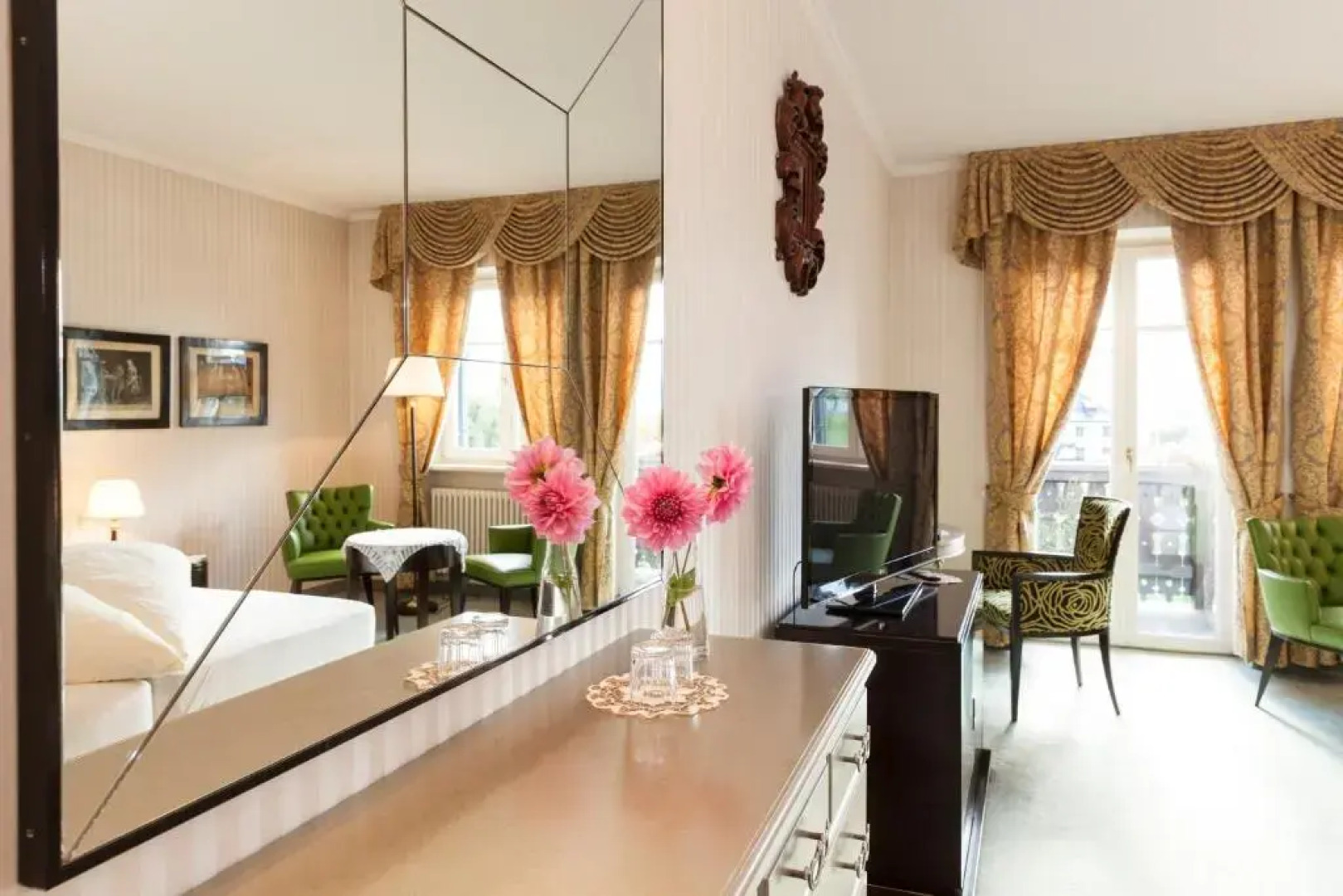 Bemelmans Post Hotel