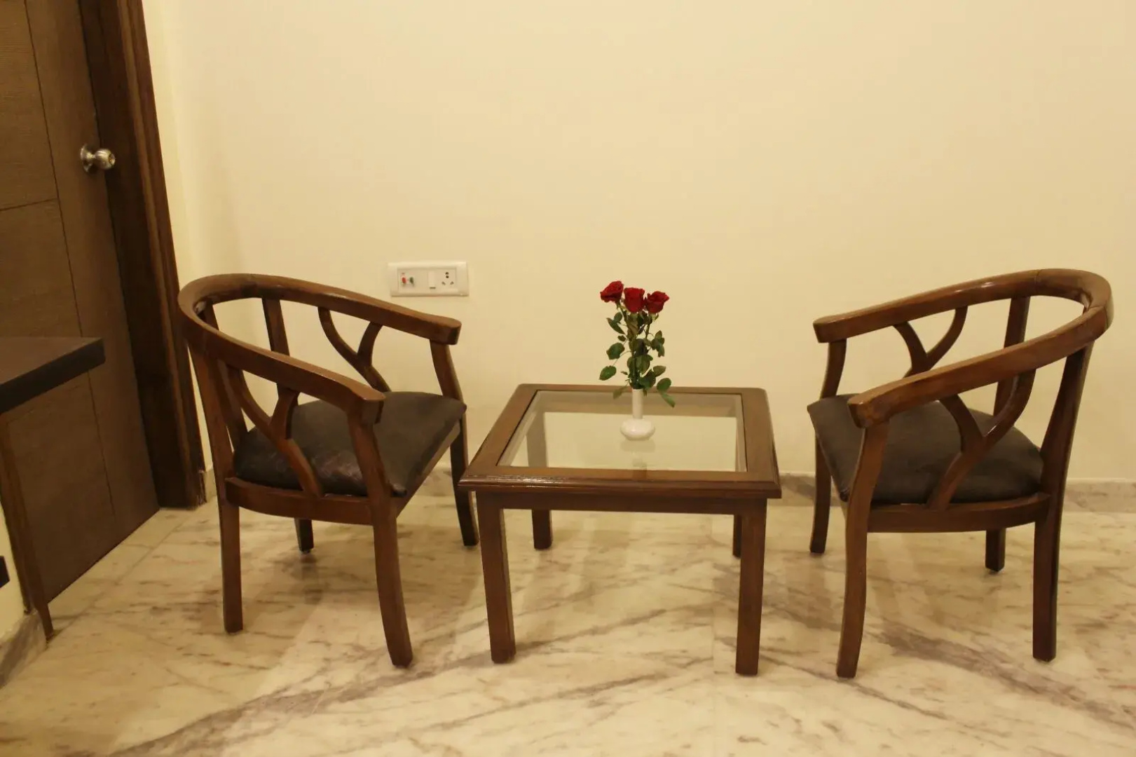 Itsy Hotels Swastika Inn Sector 26