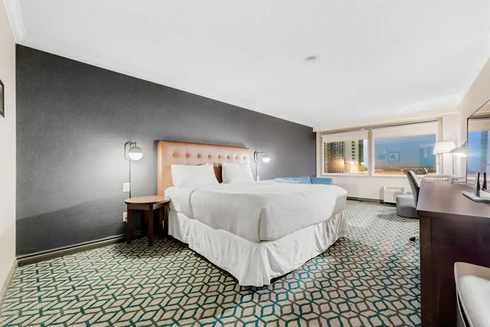 Wyndham Grand Fallsview Hotel