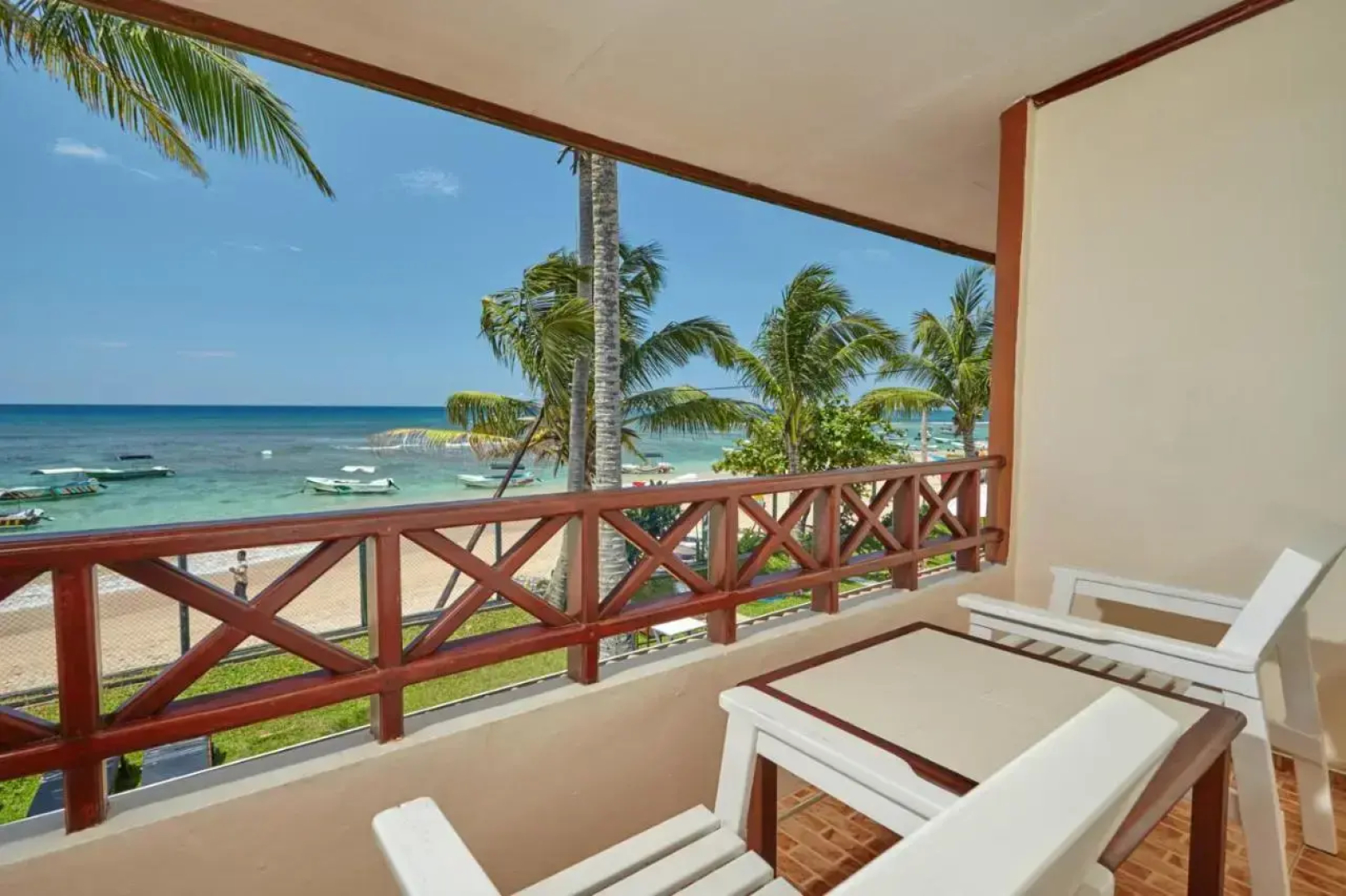 Coral Sands Hotel