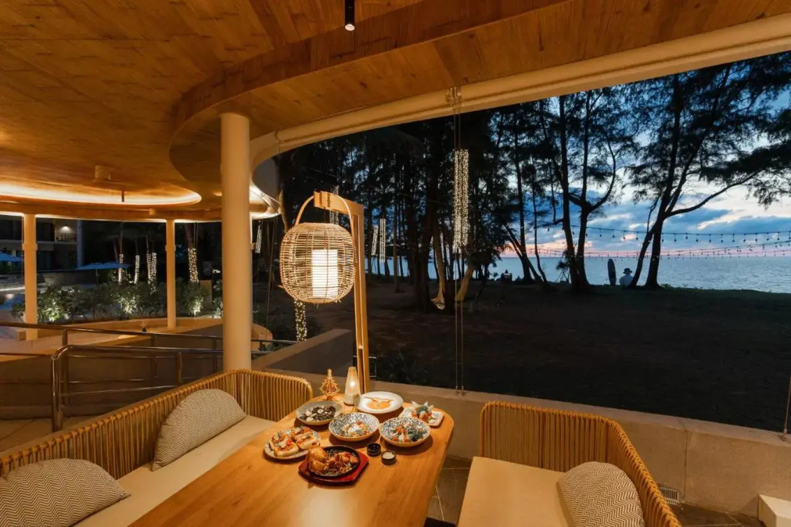 Le Méridien Phuket Mai Khao Beach Resort