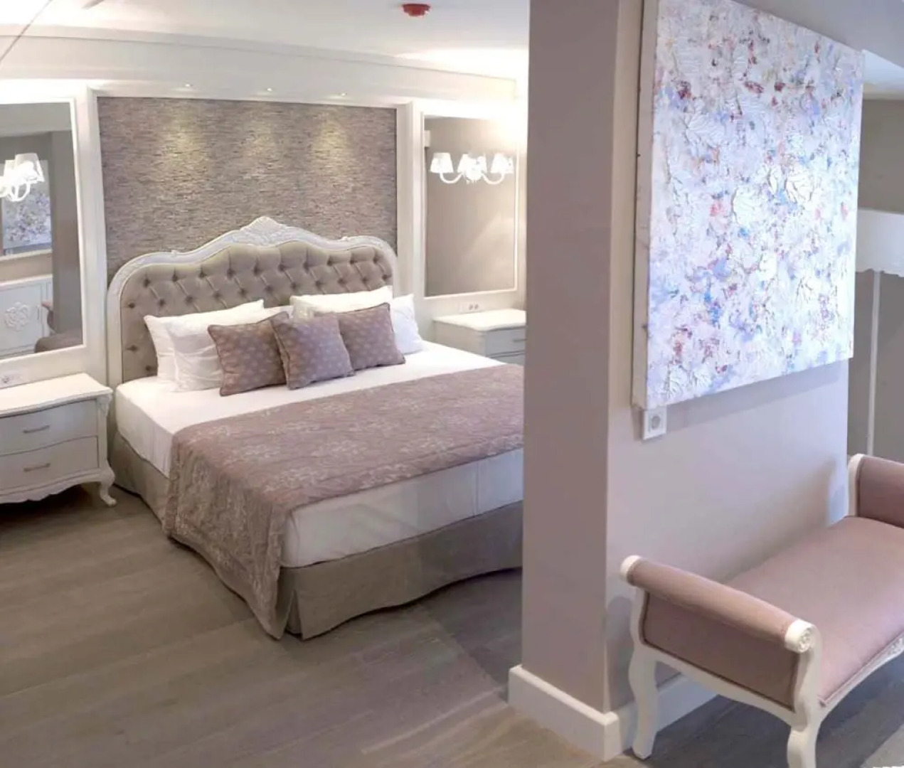 Ena Boutique Hotel & Residences