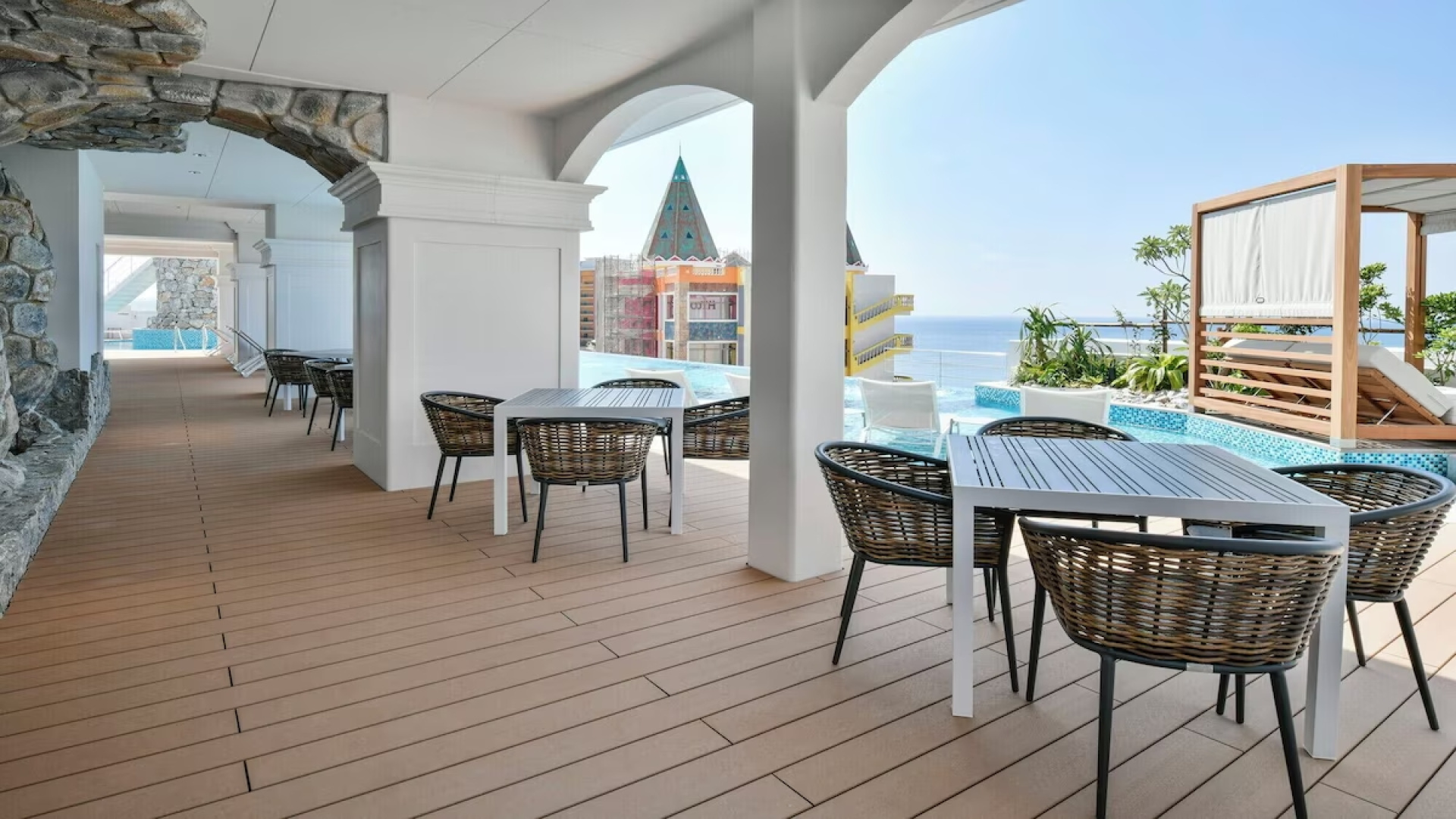Lequ Okinawa Chatan Spa & Resort