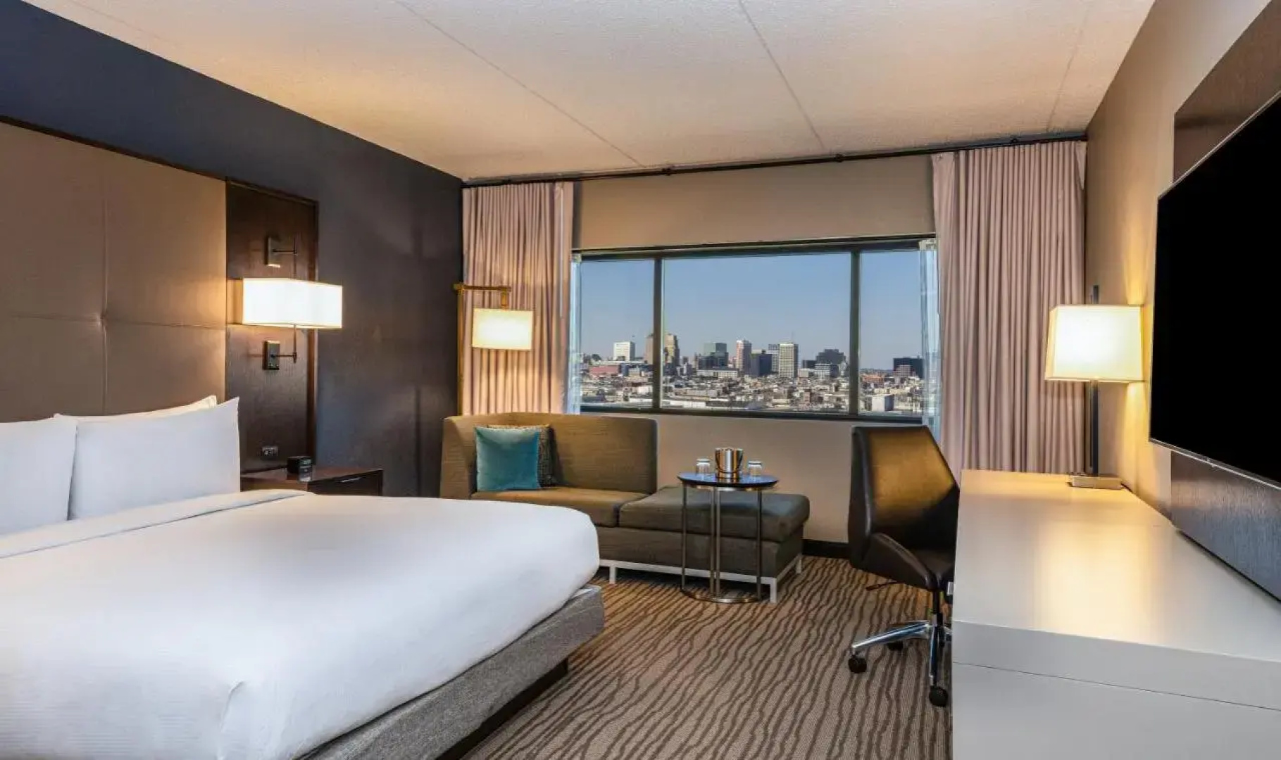 DoubleTree by Hilton Hotel Newark Airport