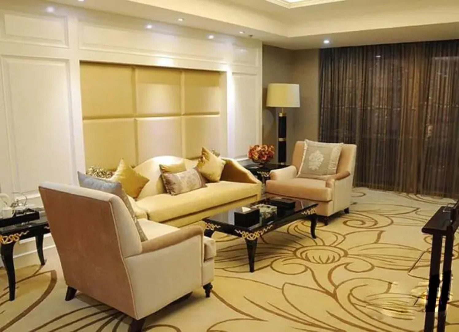 Shenshi Business Hotel