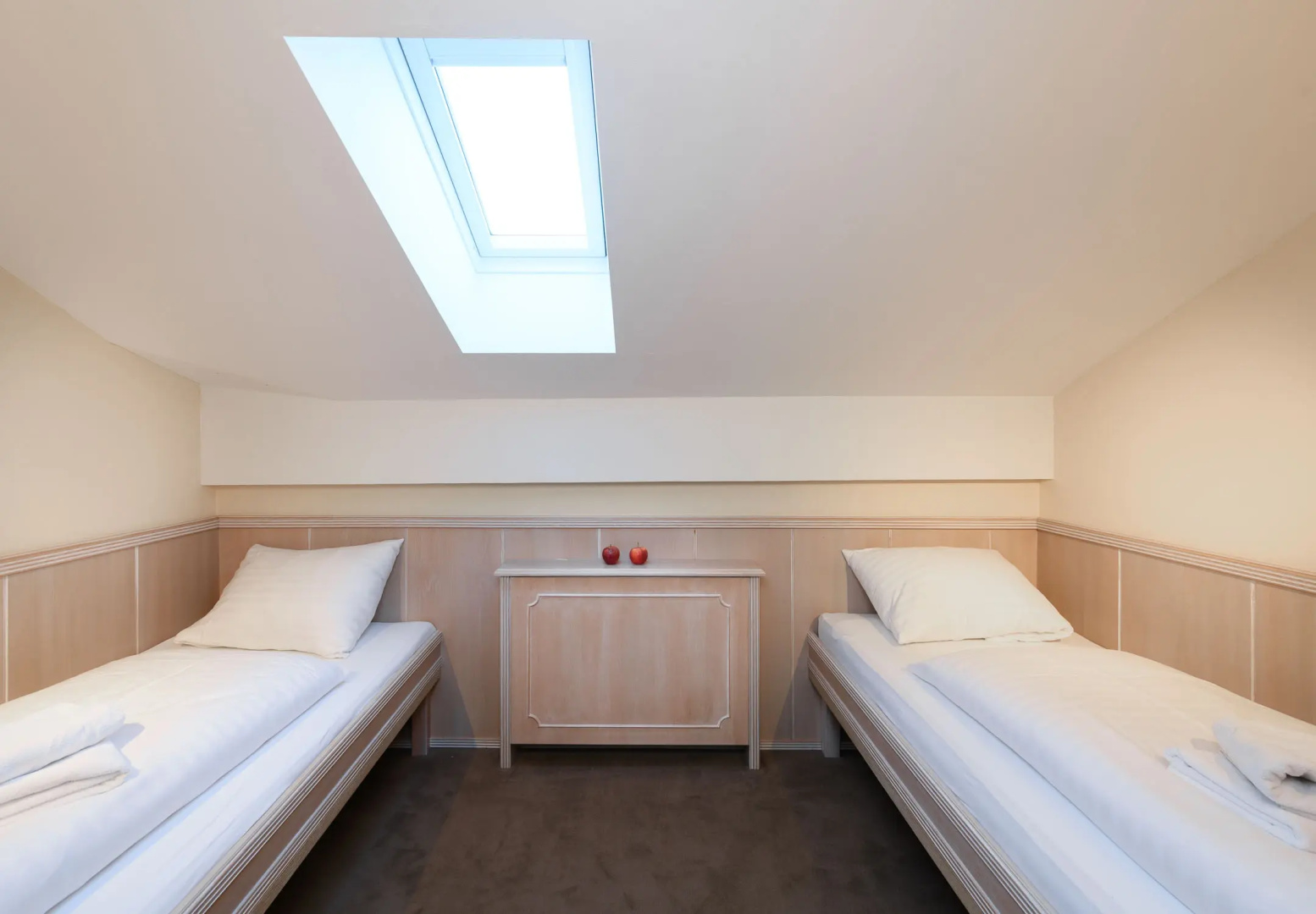 Crystls Aparthotel