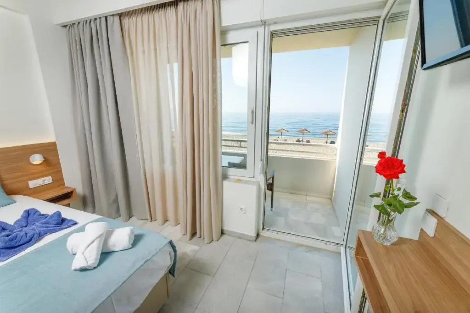 Kostakis Beach Apartments