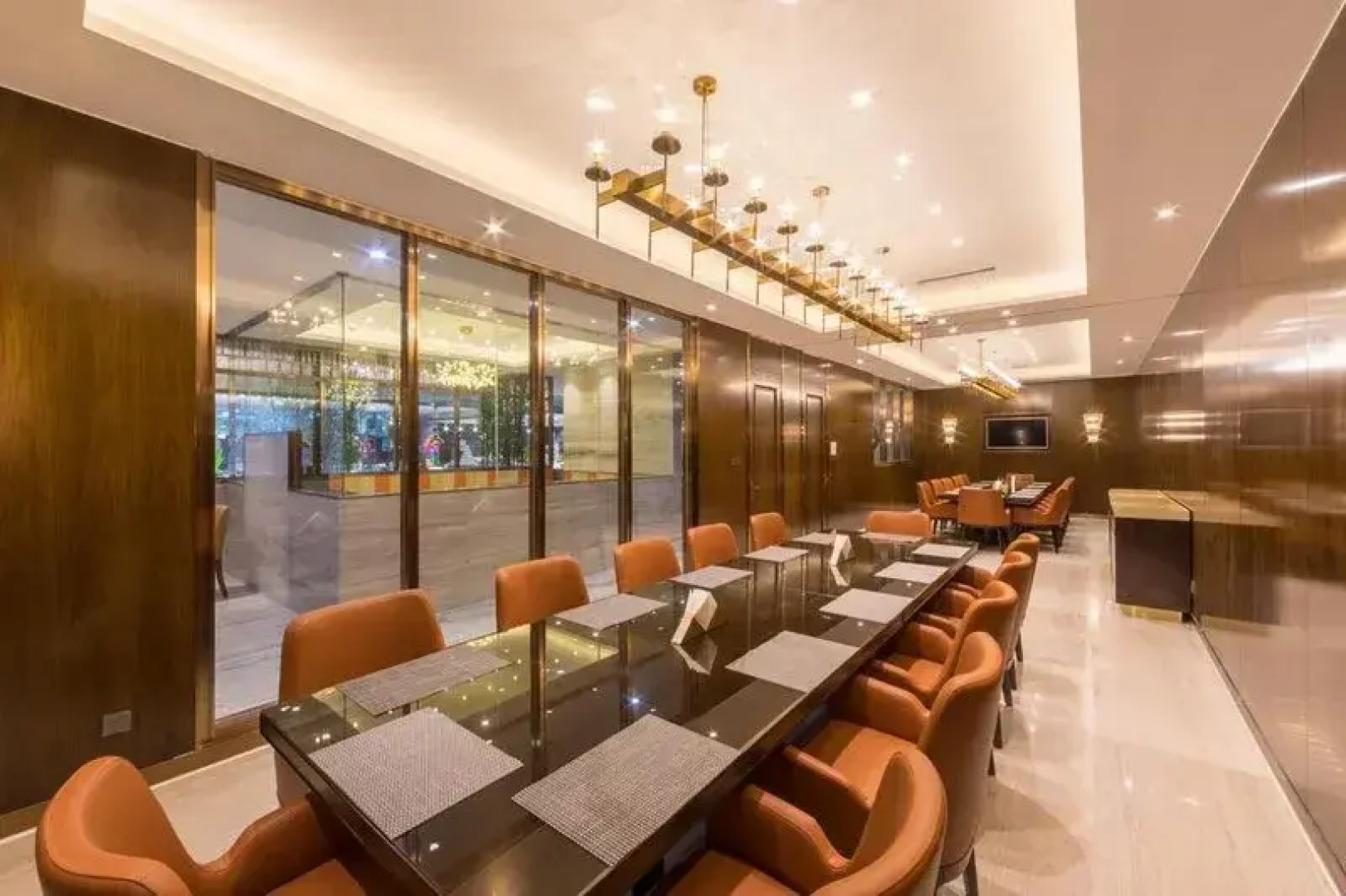Hundred Hotel