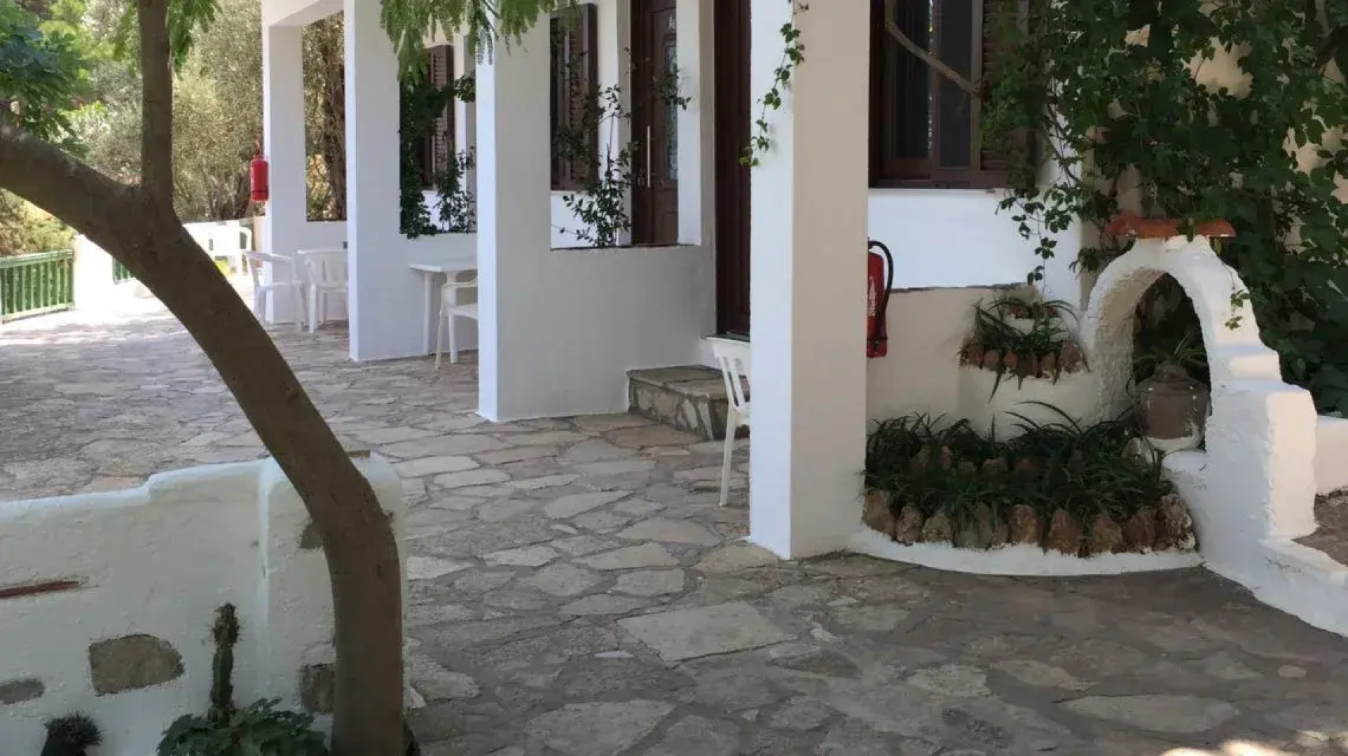 Studios Limnionas
