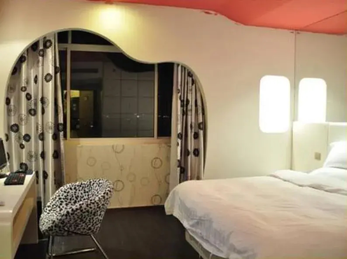 Ningbo Warm Bed Hotel