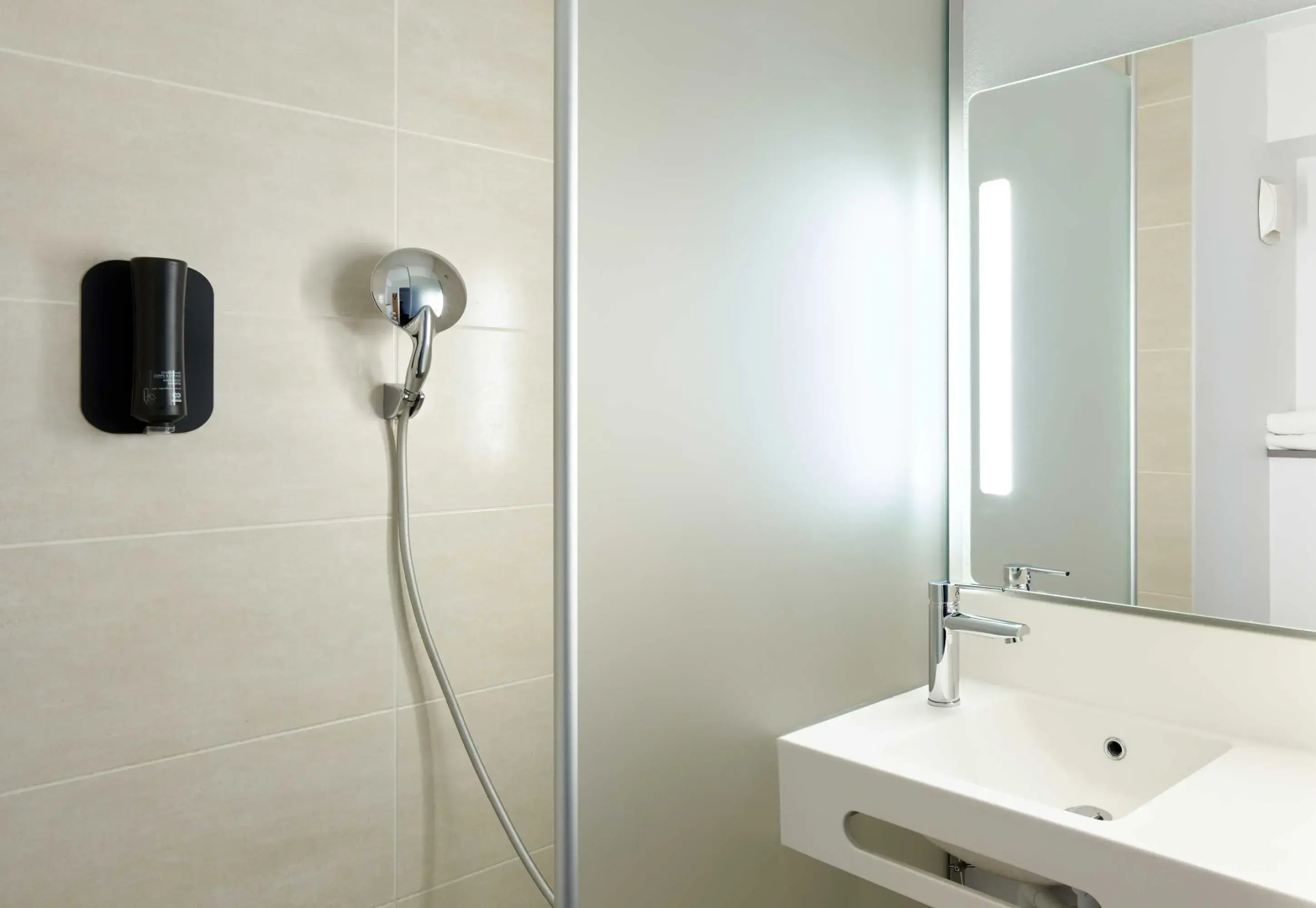 B&B HOTEL Orly Chevilly Marché International