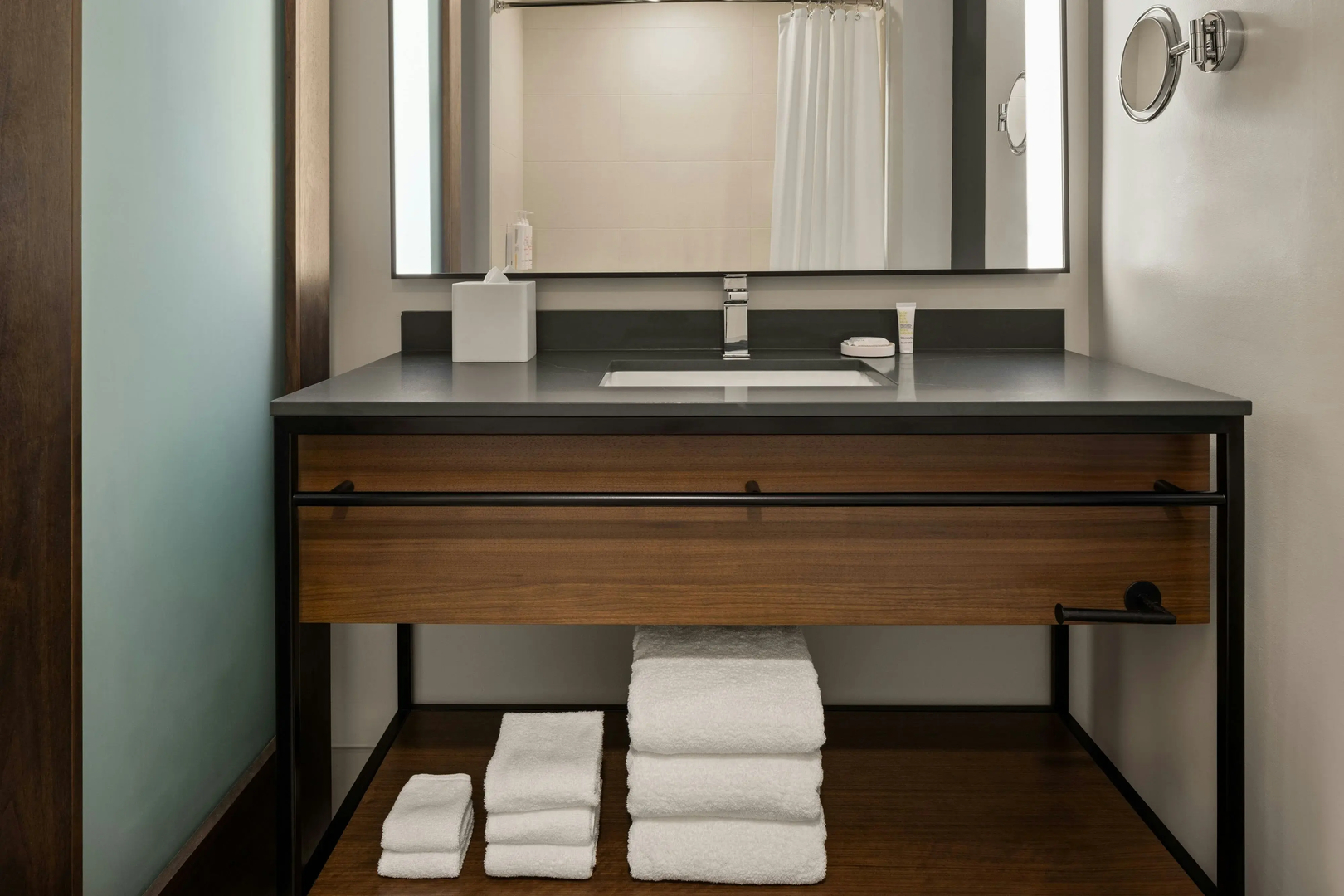 Oshkosh Marriott Waterfront Hotel & Convention Center