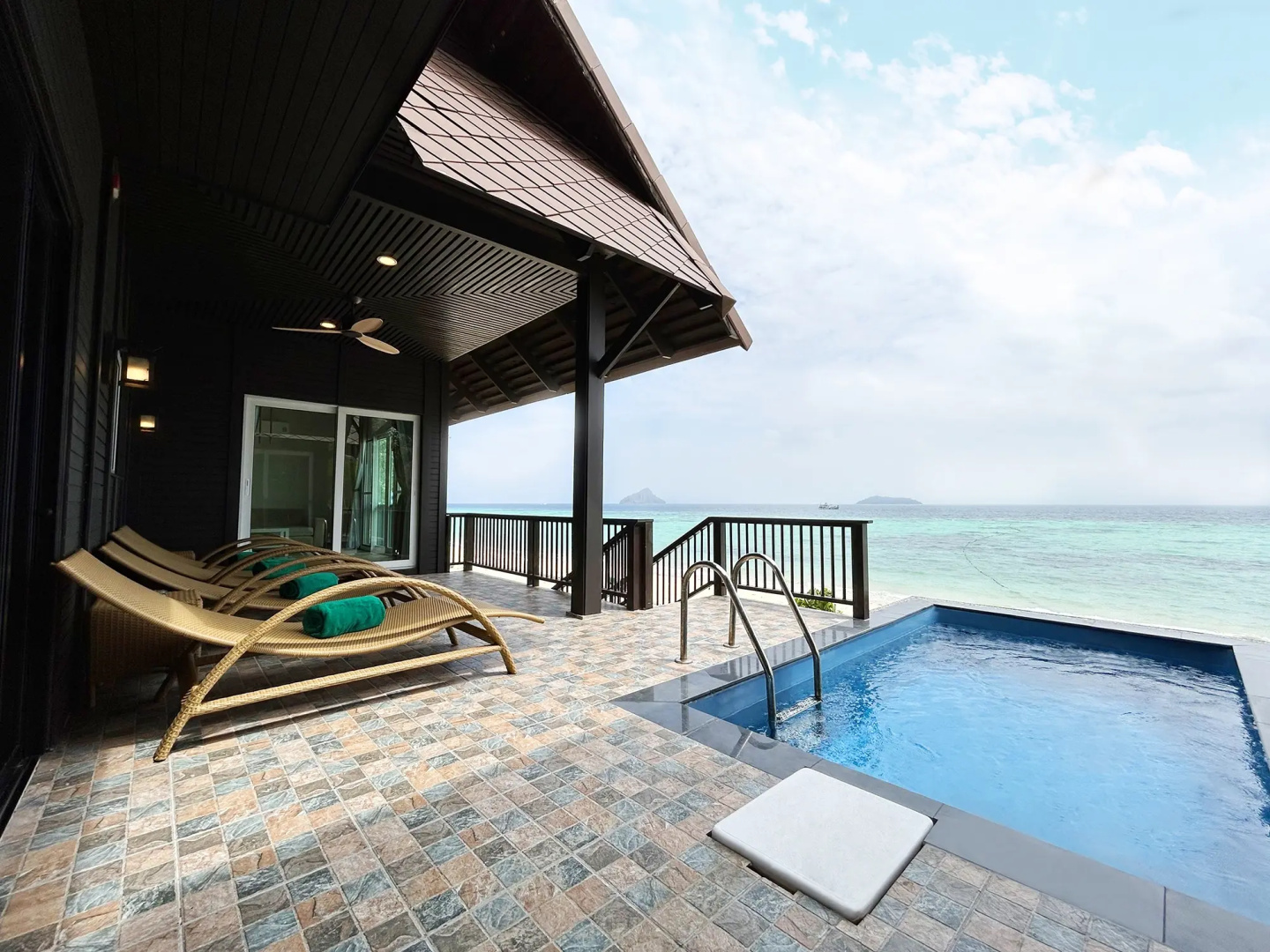 Phi Phi Holiday Resort – SHA Extra Plus