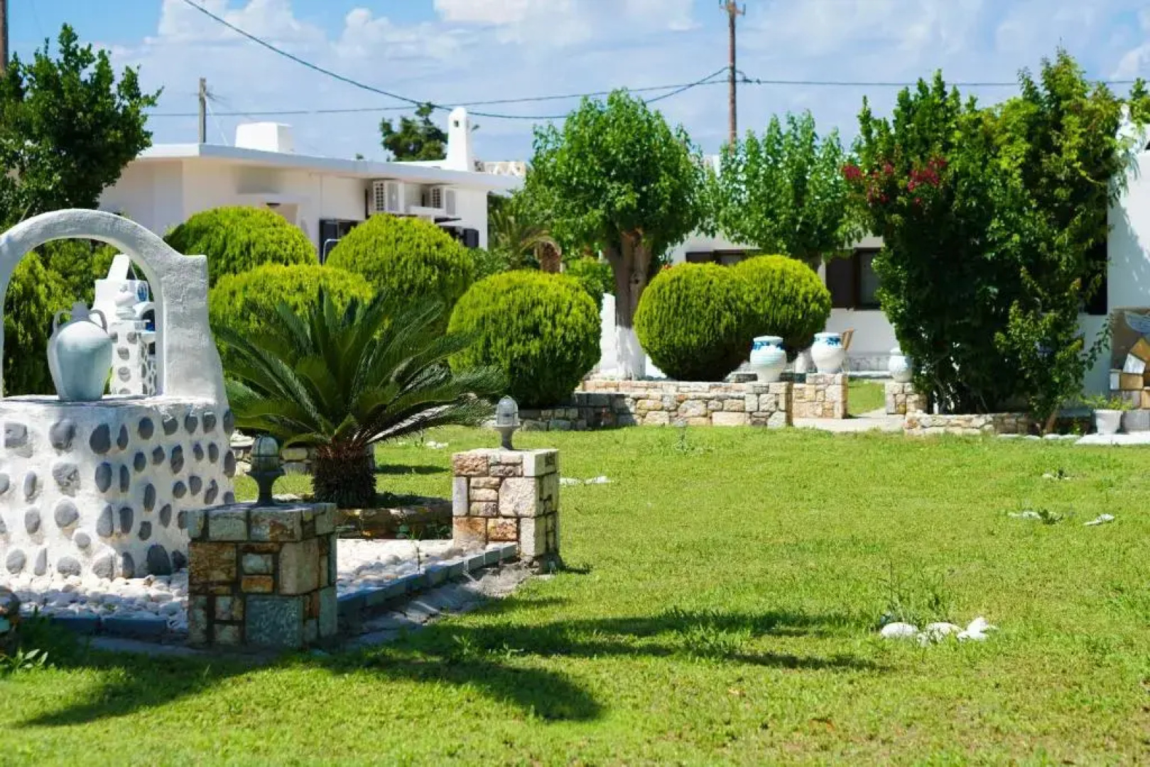 Avra Studios & Apartments