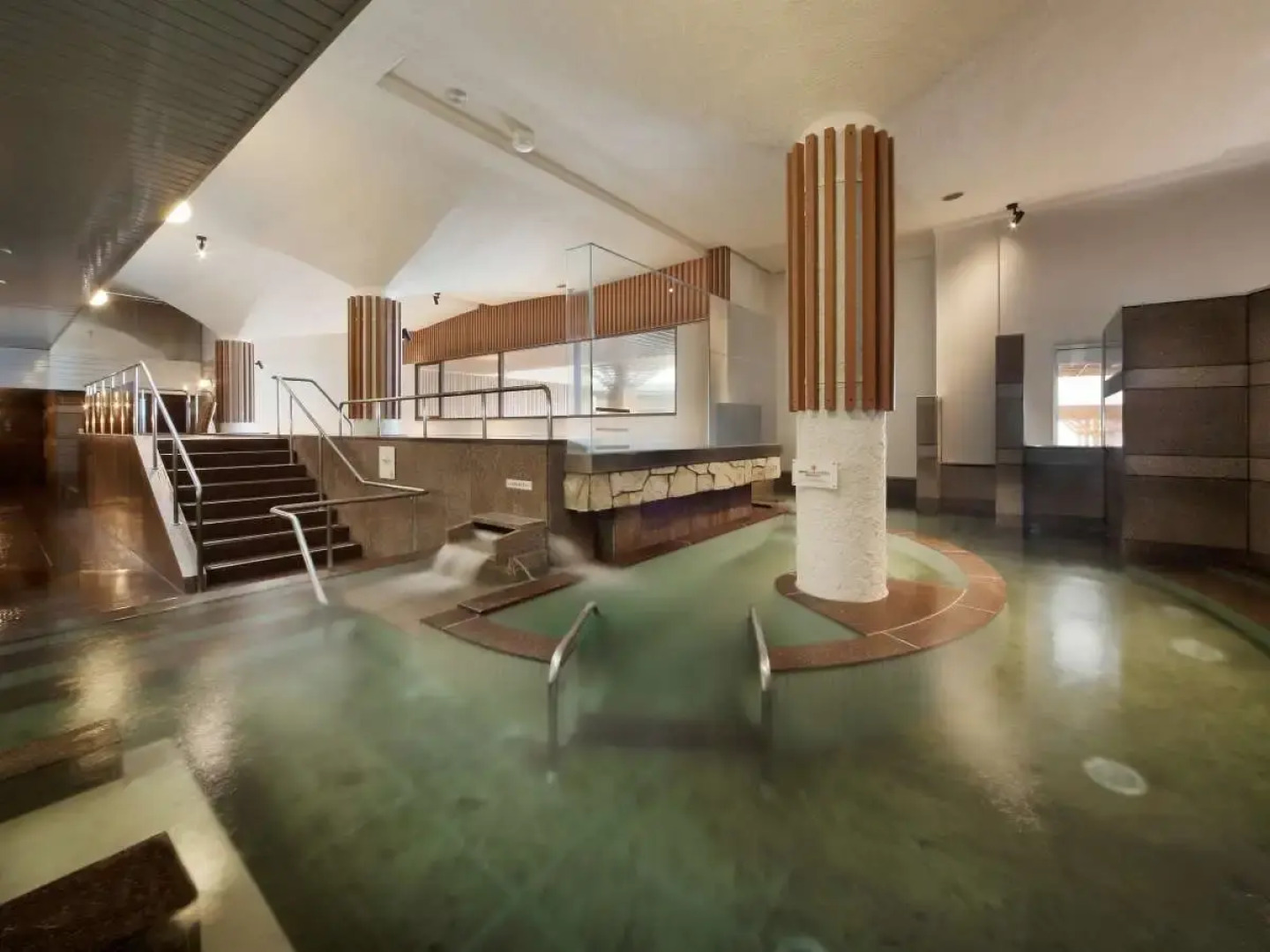 Kamogawa Grand Hotel