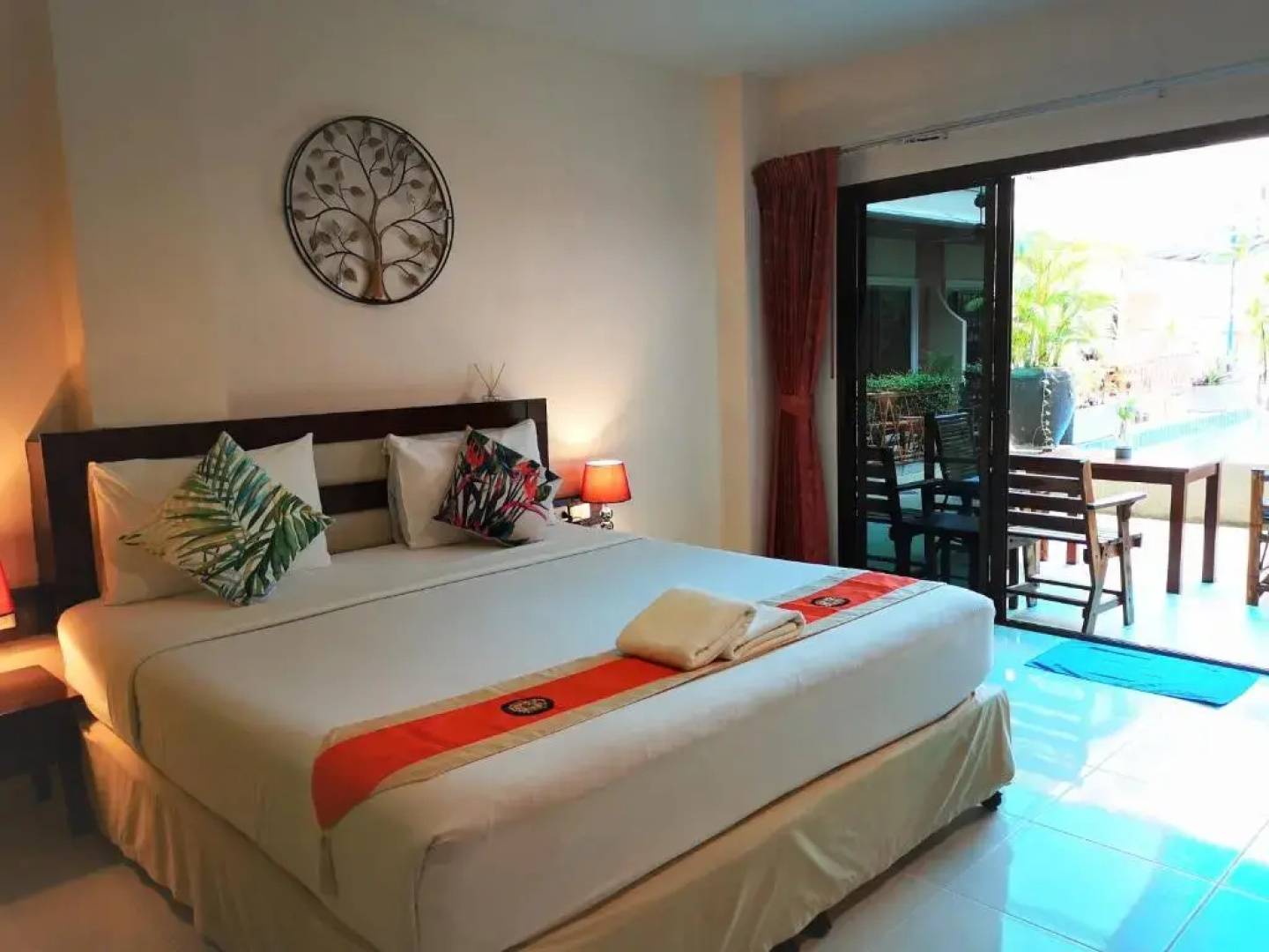 Seven Seas Hotel