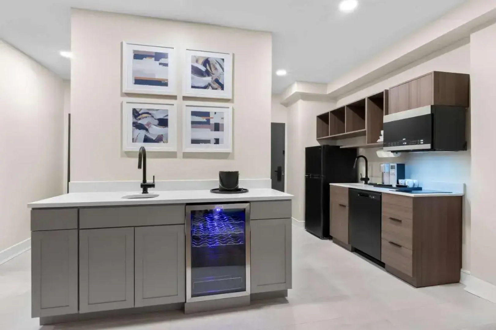 Latitude Suites Tinton Falls Eatontown/BW Premier Collection 