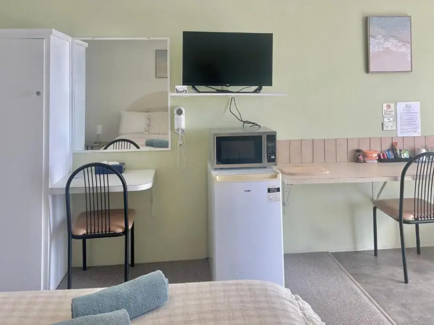 Mollymook Ocean View Motel - Welcoming Guests 18 Years and Older