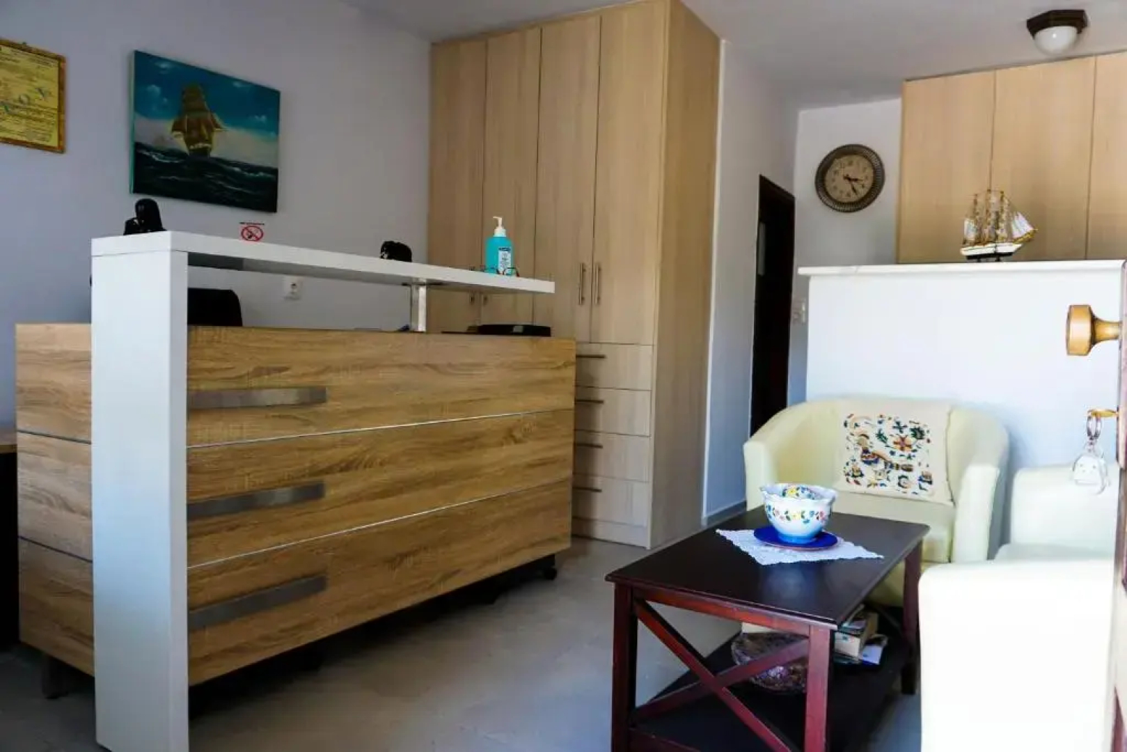 Avra Studios & Apartments