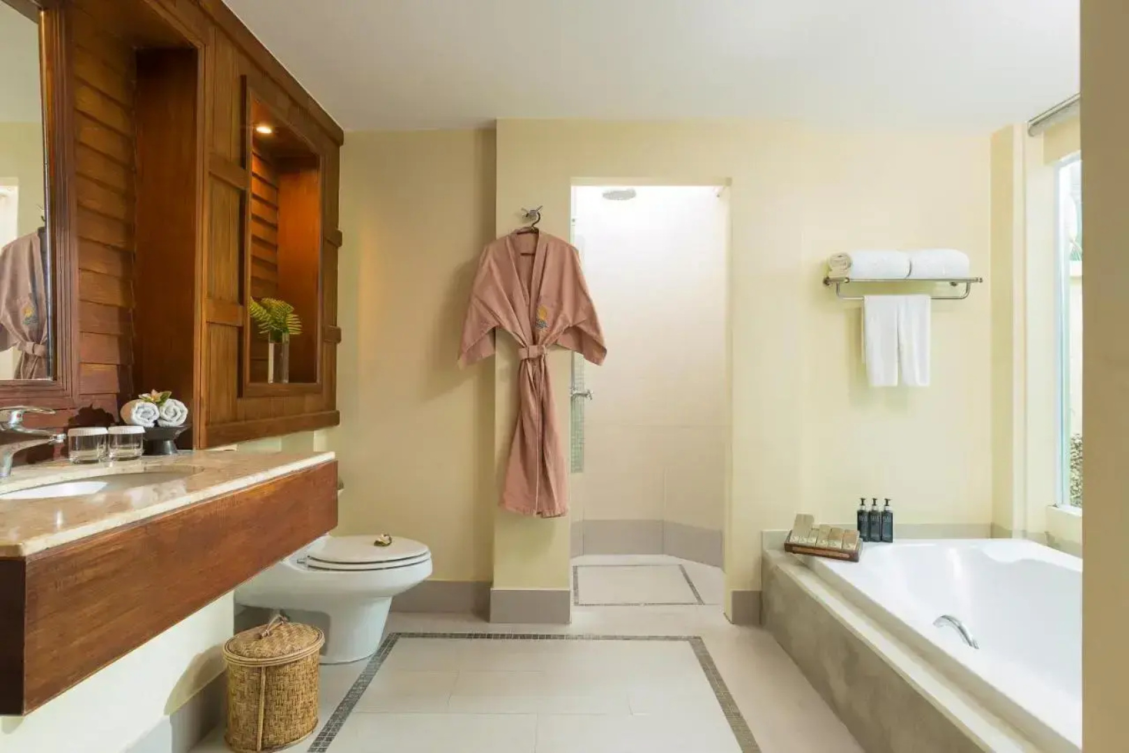 Курорт Nora Beach Resort and Spa