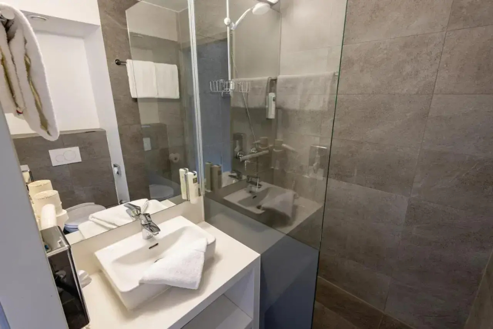 Hwest Hotel Hall
