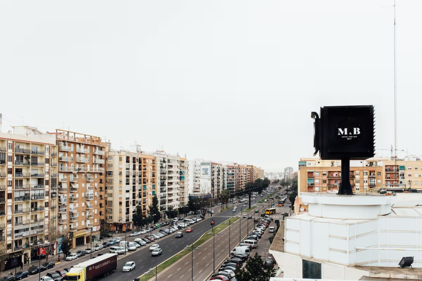 Отель Malcom and Barret