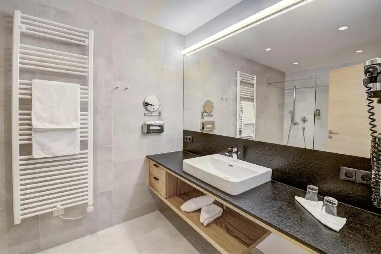 KOSIS Sports Lifestyle Hotel