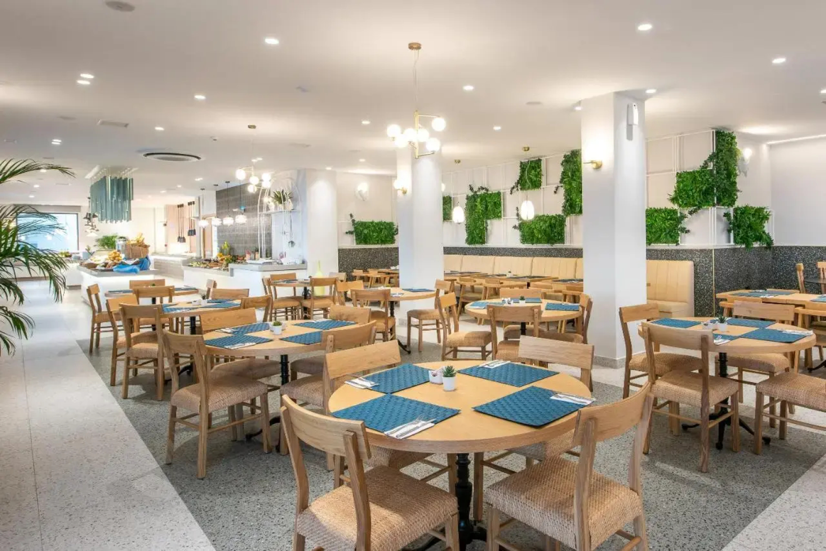 Отель Caldera Beach