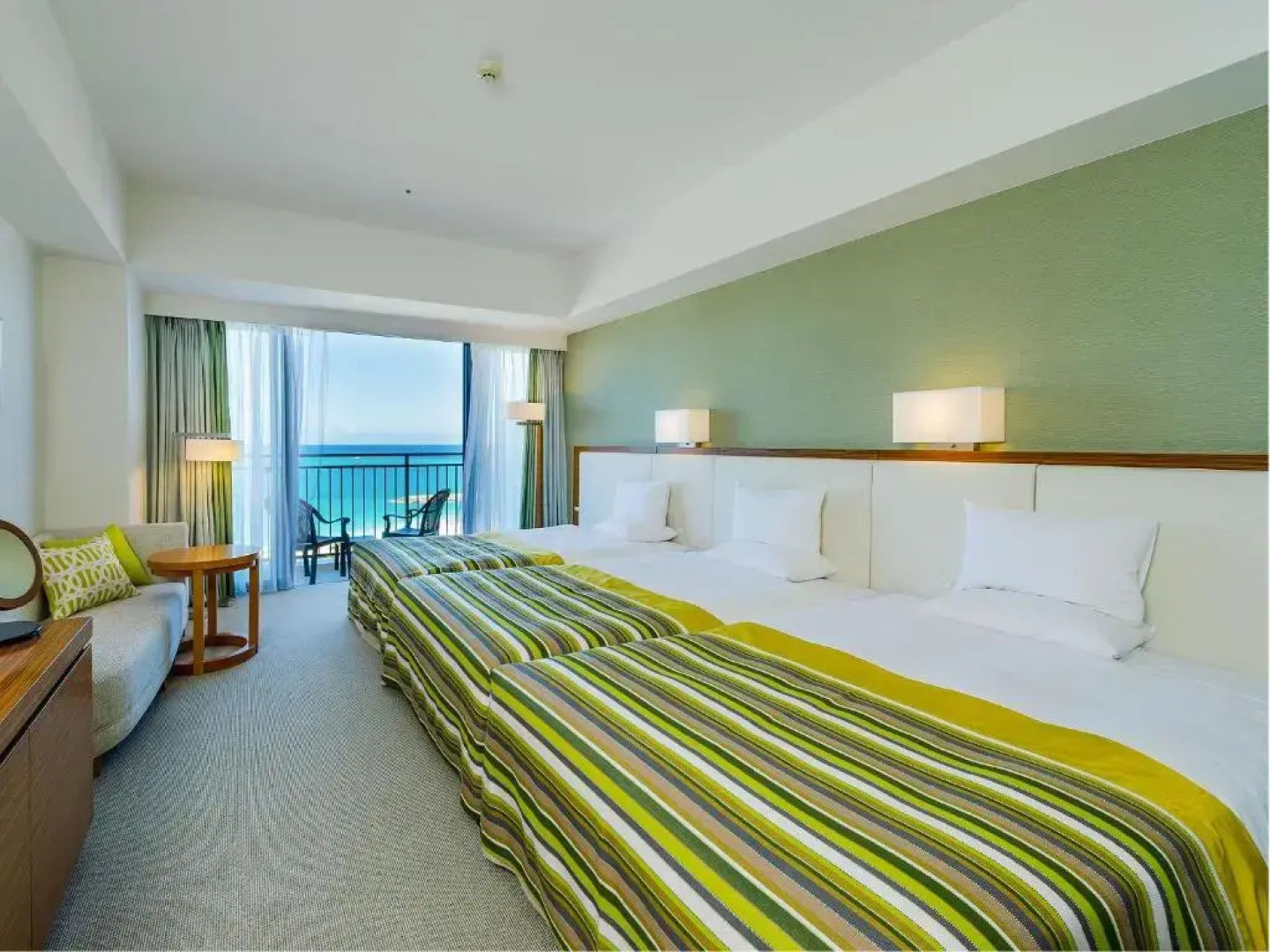 Отель Southern Beach Hotel & Resort Okinawa
