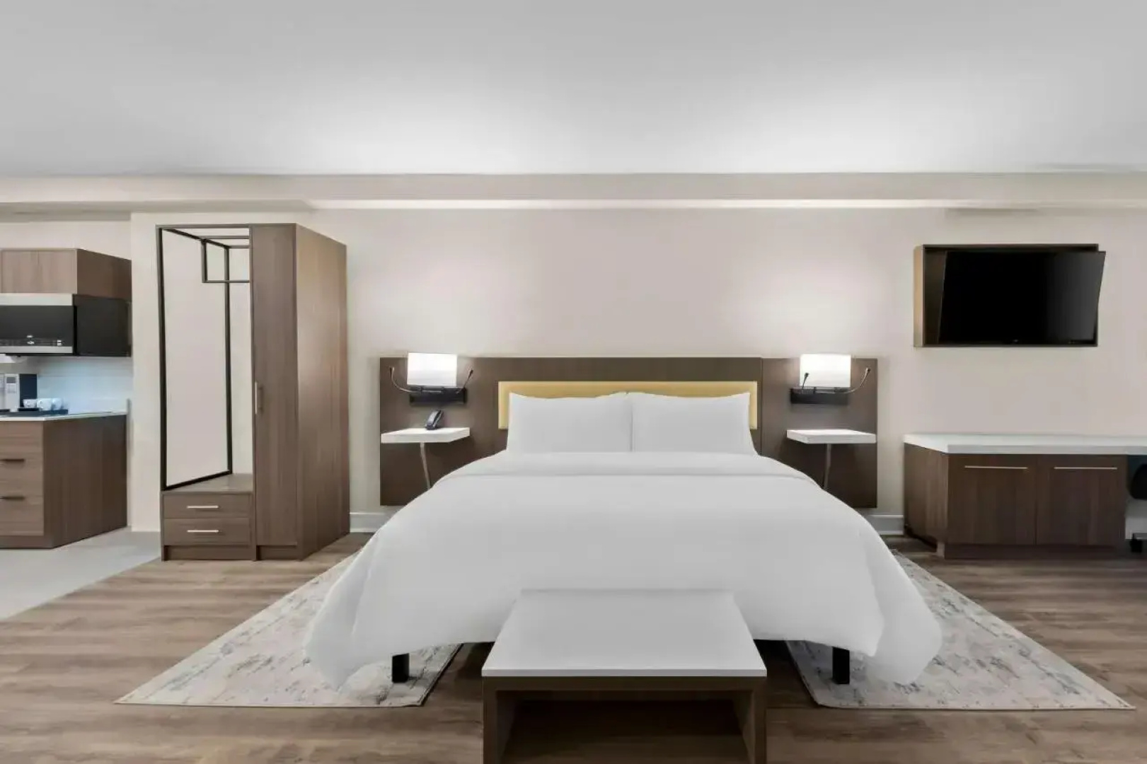 Latitude Suites Tinton Falls Eatontown/BW Premier Collection 