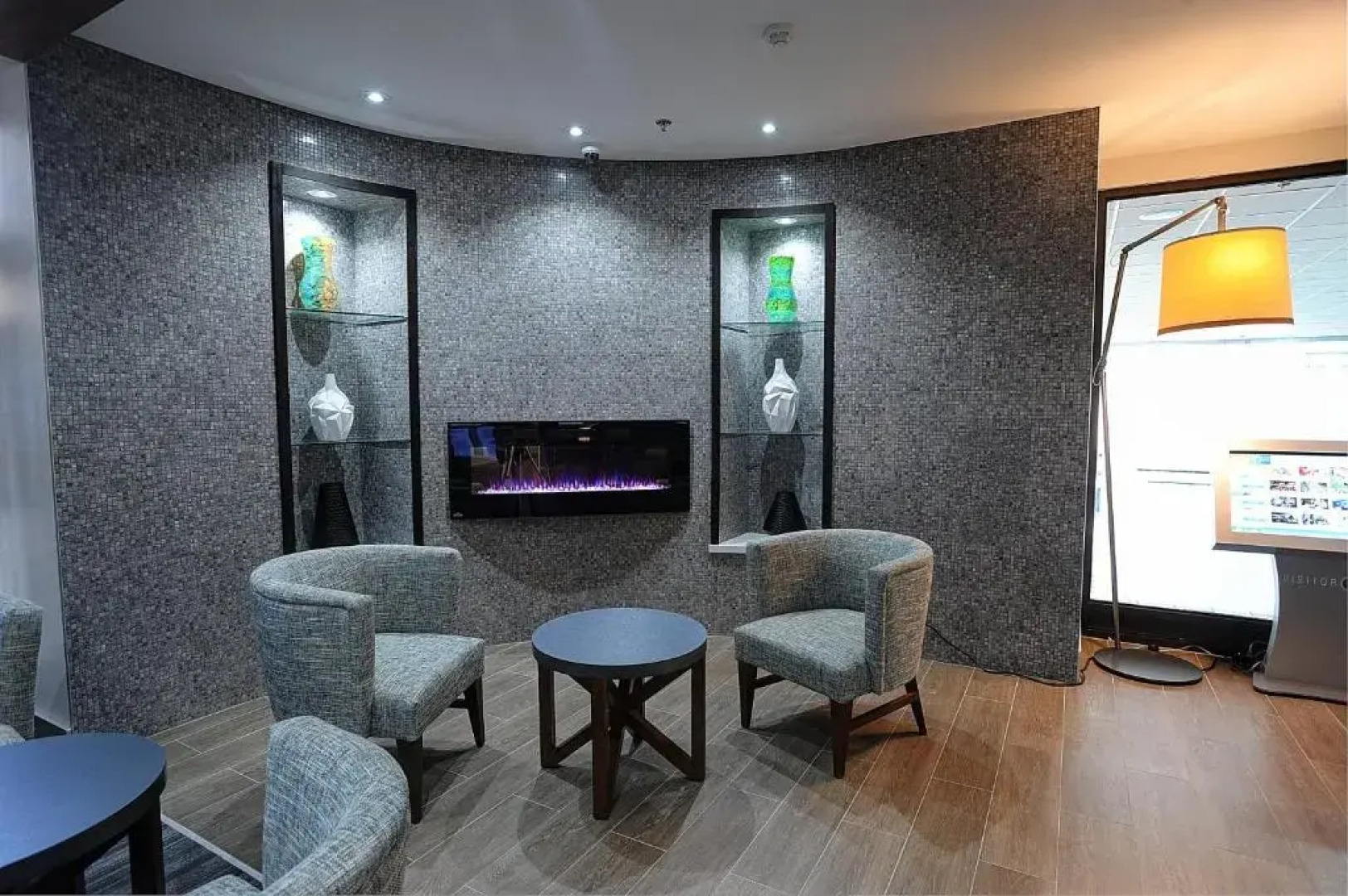 Holiday Inn Express & Suites Toronto Airport West by IHG