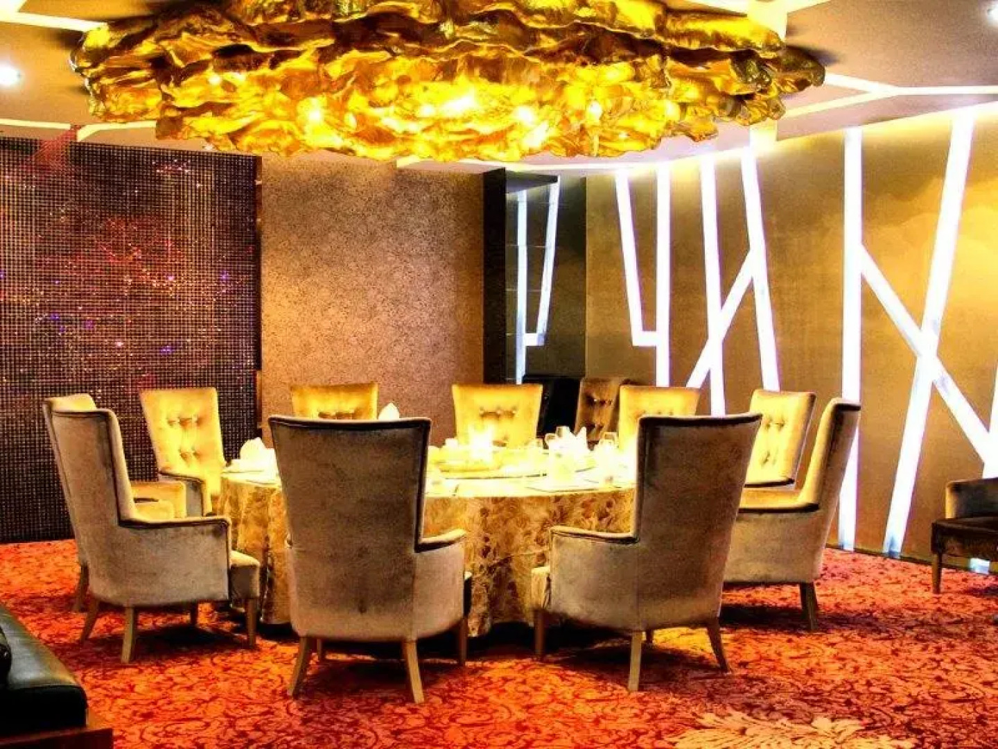 Hawaii International Business Hotel