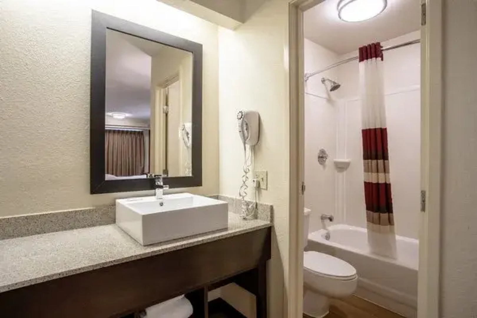 Red Roof PLUS+ Pittsburgh East - Monroeville