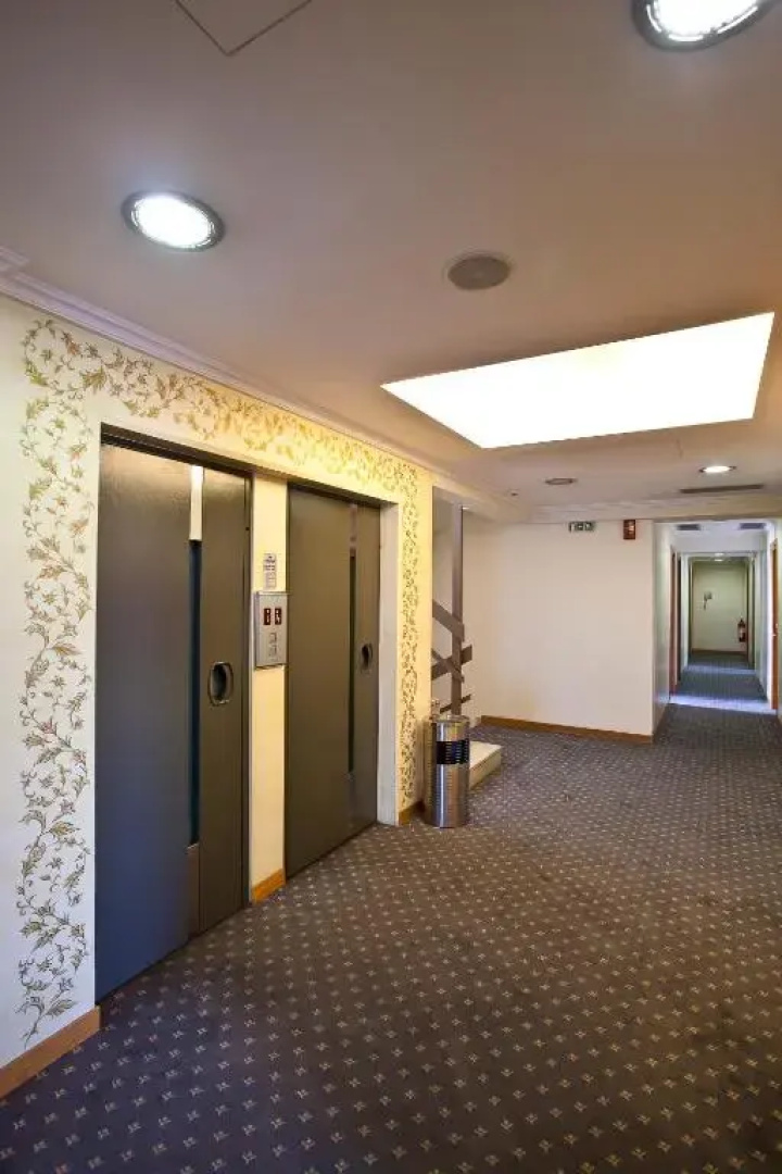 Crystal City Hotel