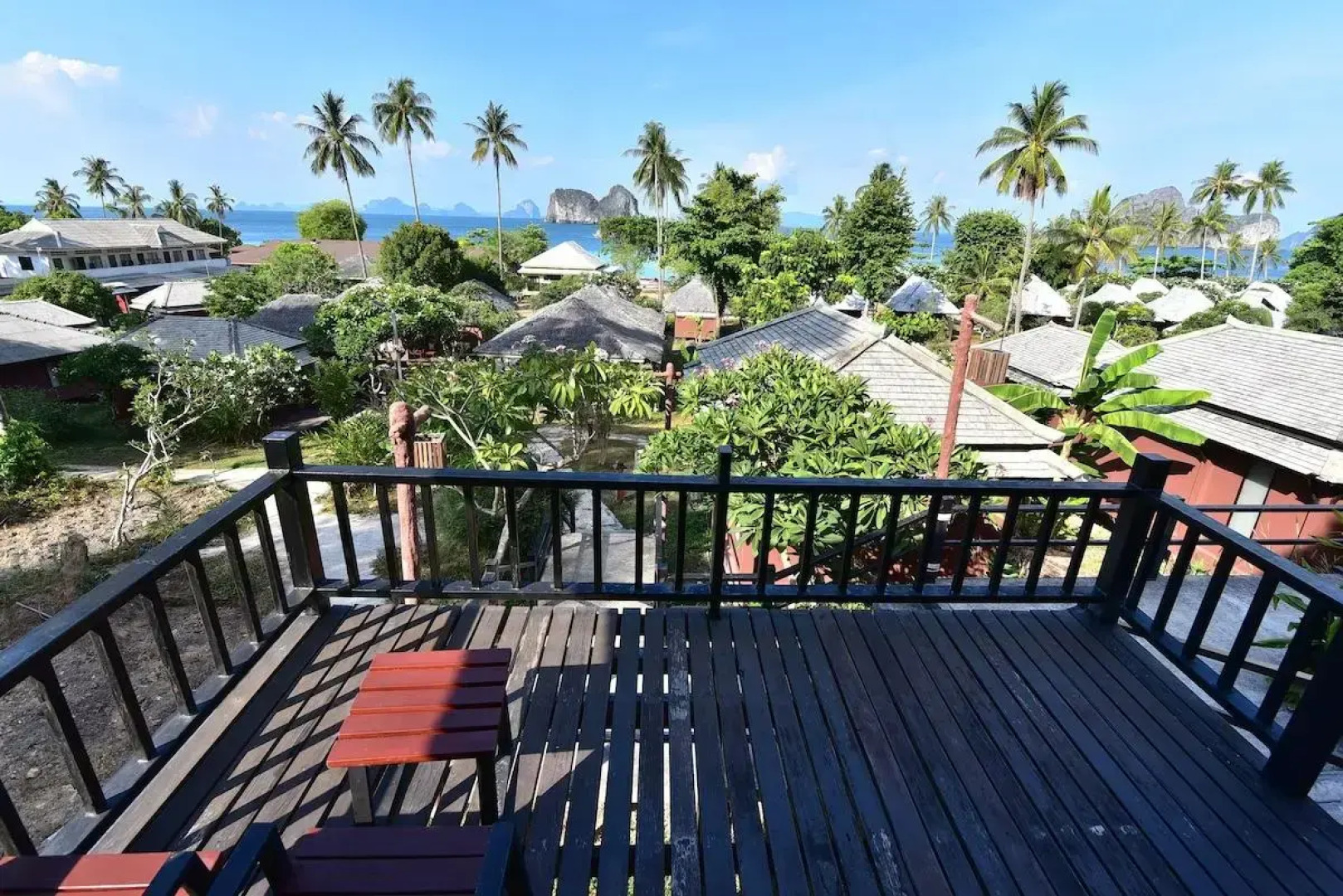 Отель Koh Ngai Thanya Beach Resort