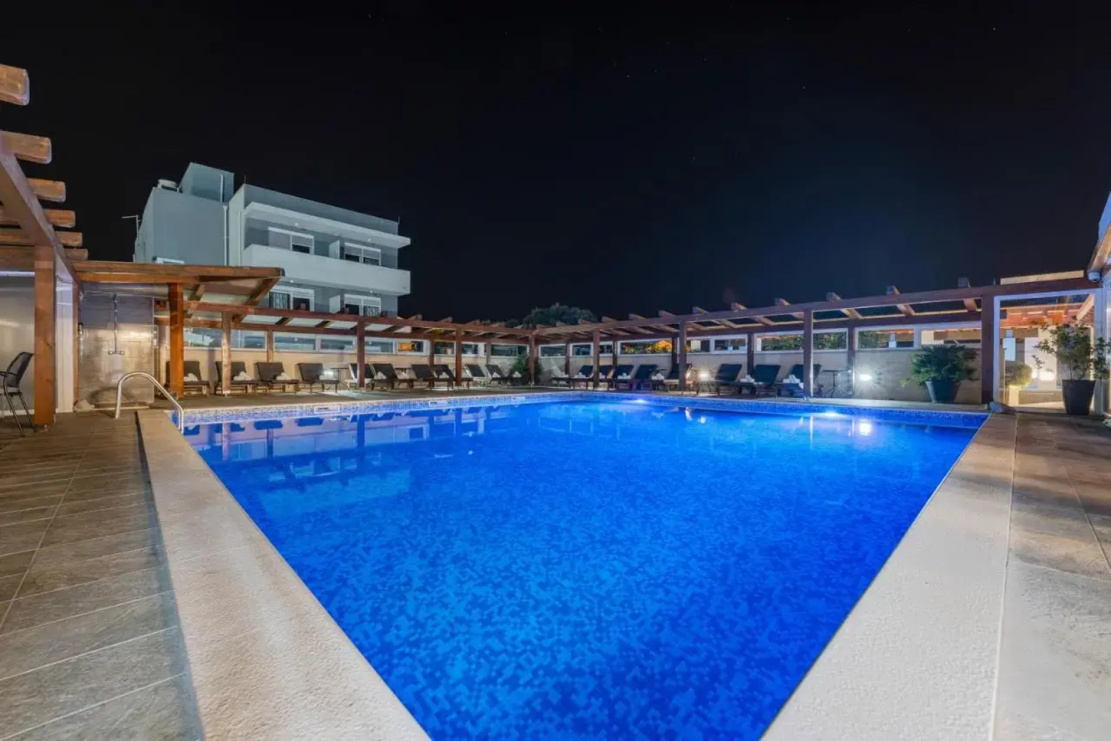 Aparthotel Plat