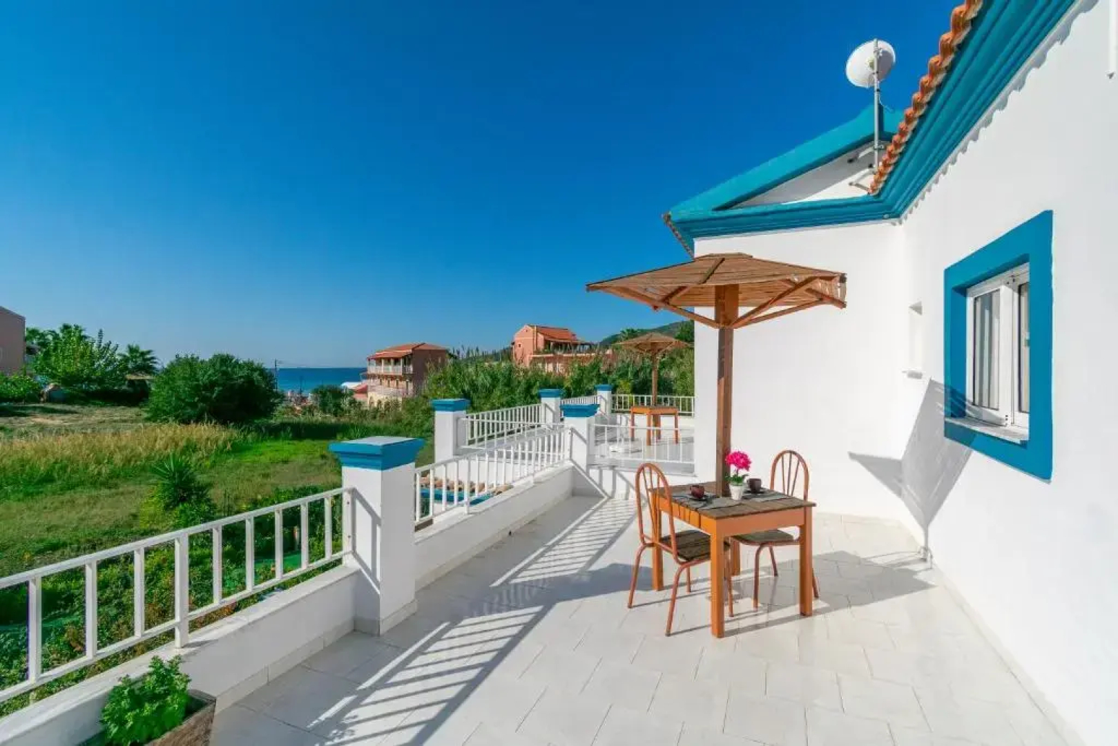 Akis Villa Studios & Apartments with Pool