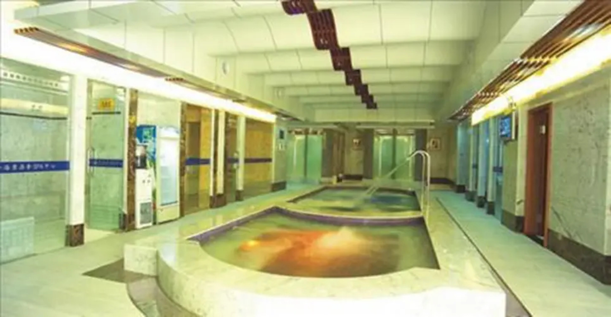 Jiang Xin River View Hotel