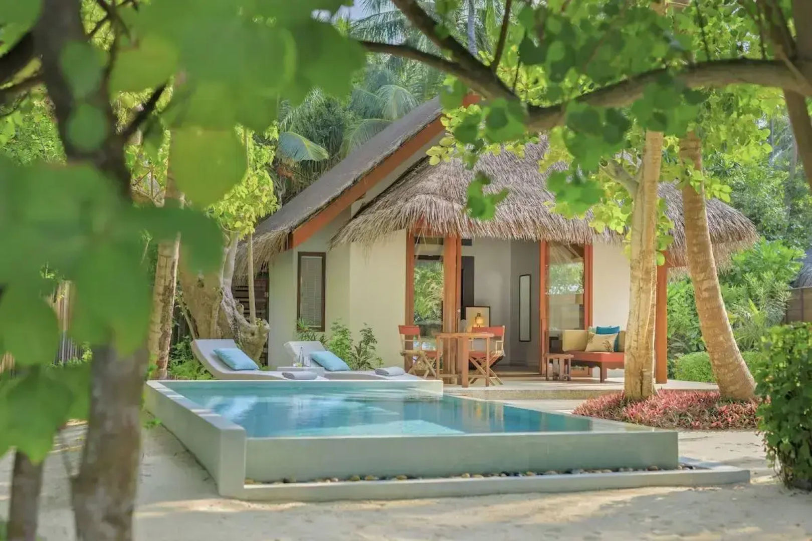 Курорт Dusit Thani Maldives