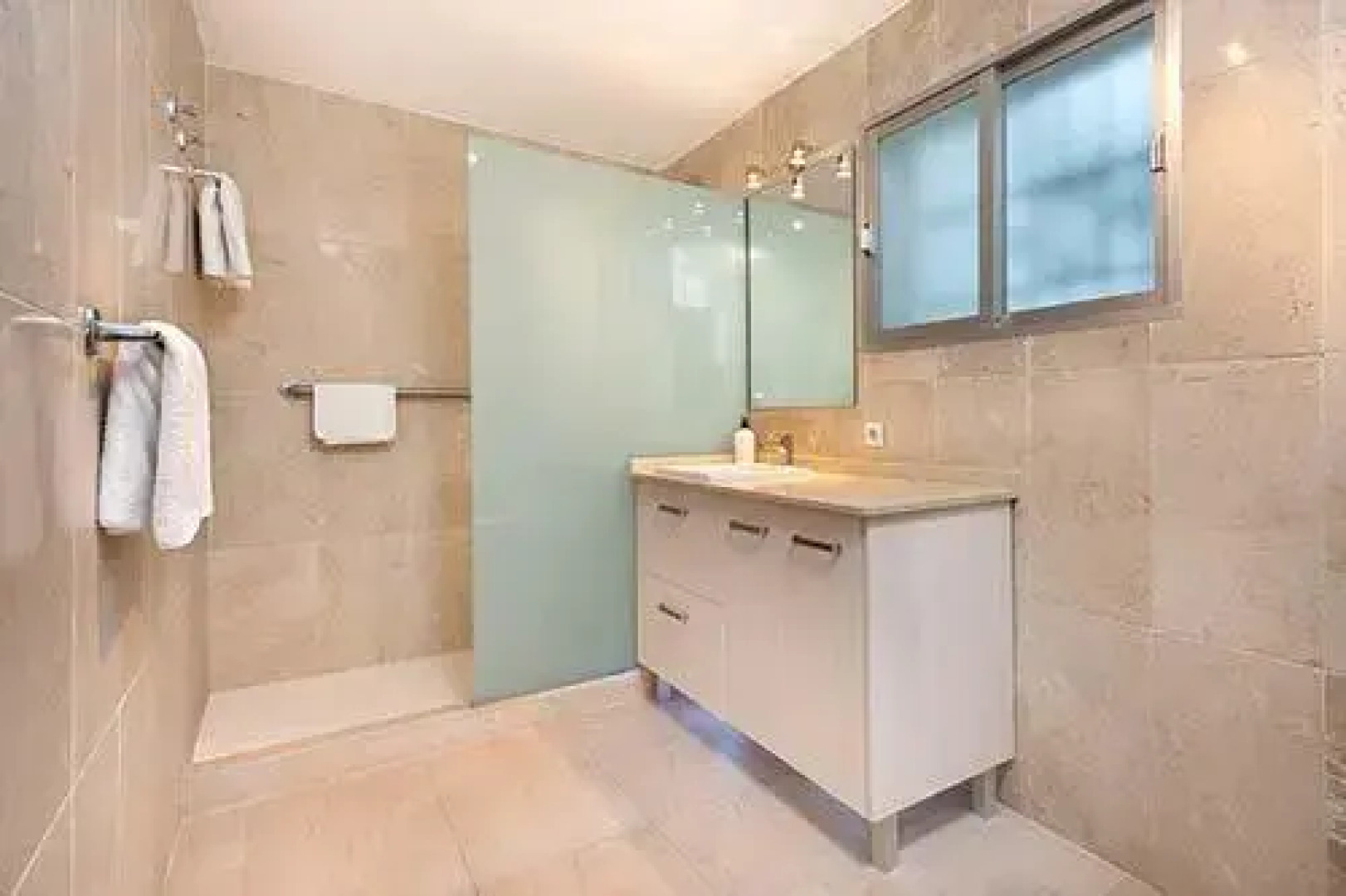 Royal Aloha Spain/ravc