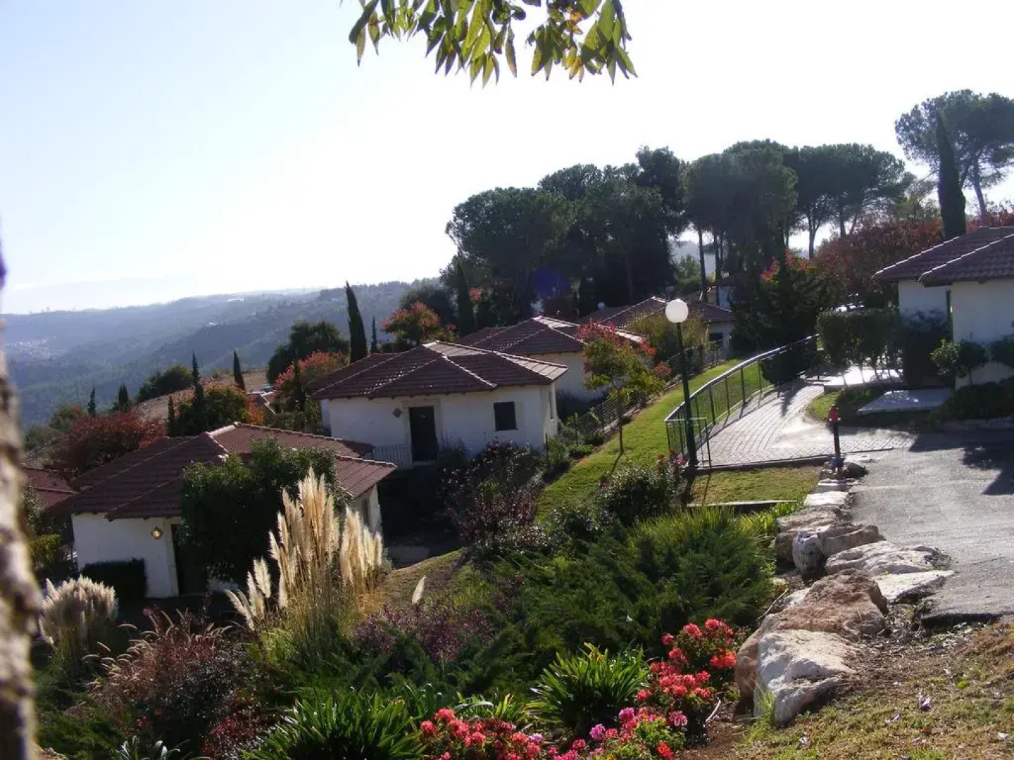 Shoresh Country Lodging