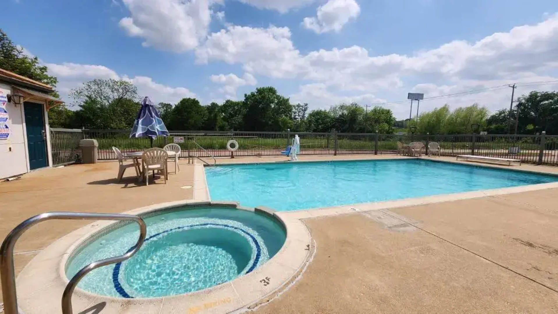 Motel 6 Ennis, TX