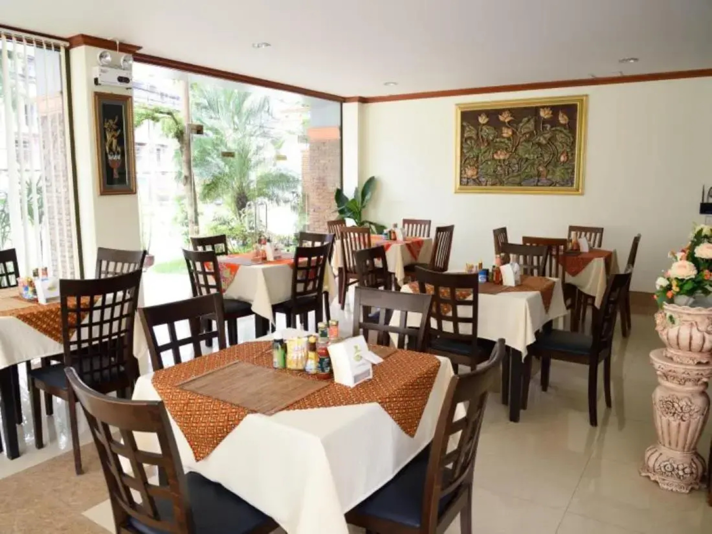 Sripet Hotel
