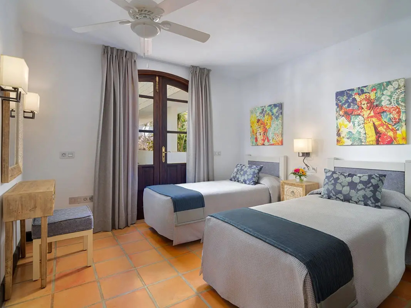 Regency Country Club, Apartments Suites