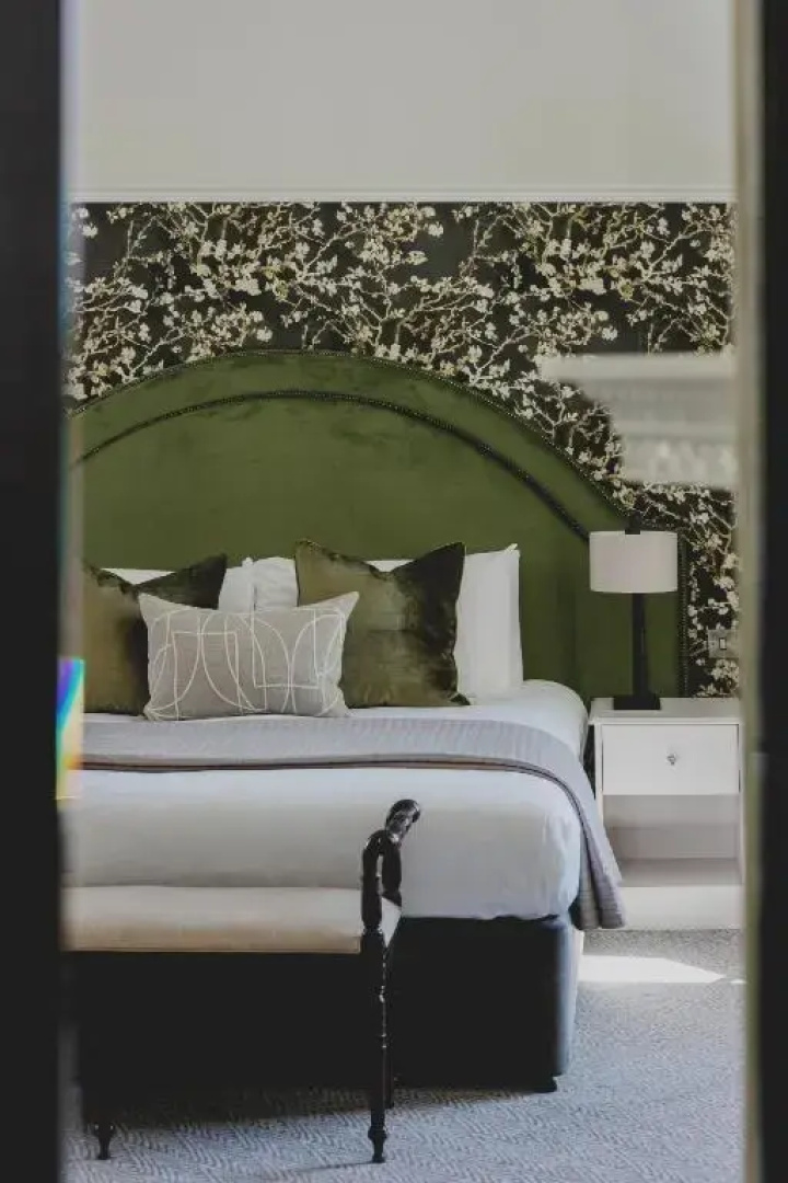 The Queens Hotel