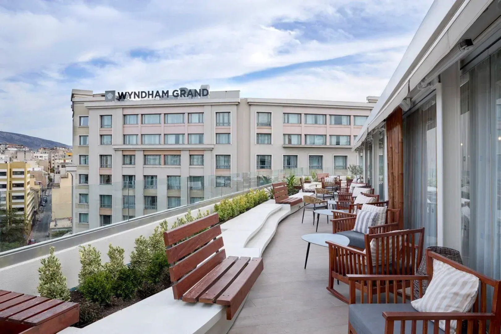 Zeus Essence Wyndham Athens Residence