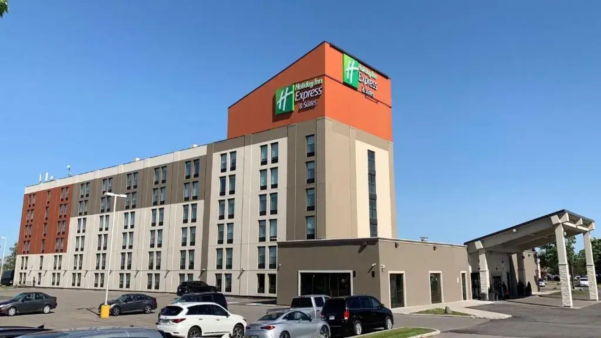 Holiday Inn Express & Suites Toronto Airport West by IHG