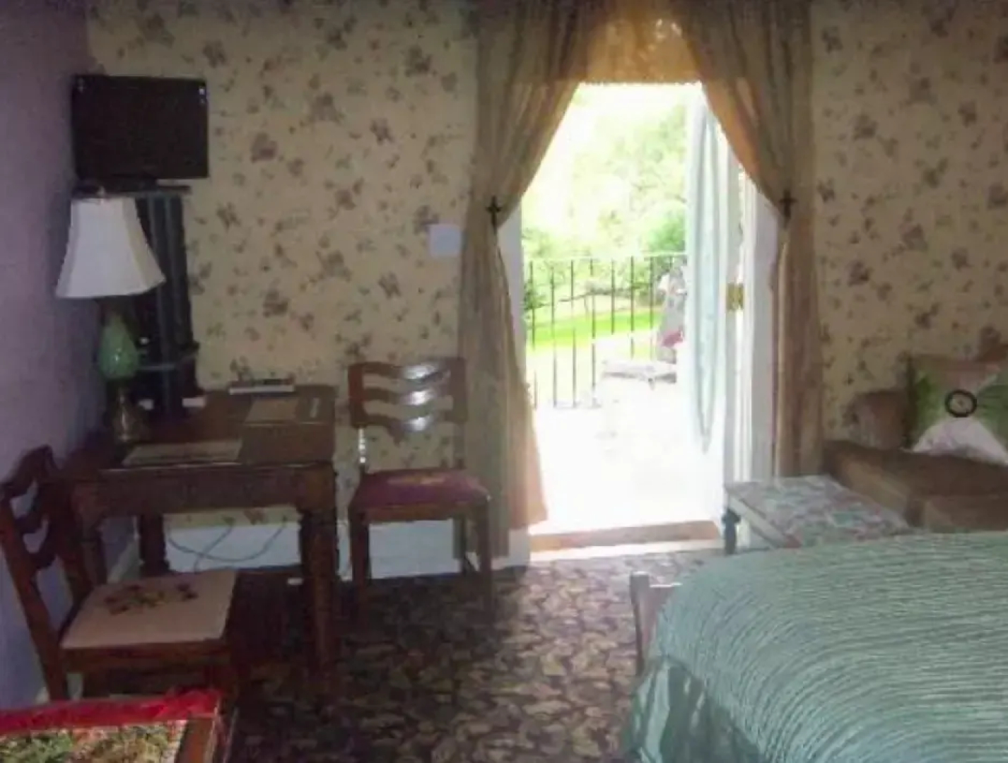 Cranbrook Premiere Residence B&B