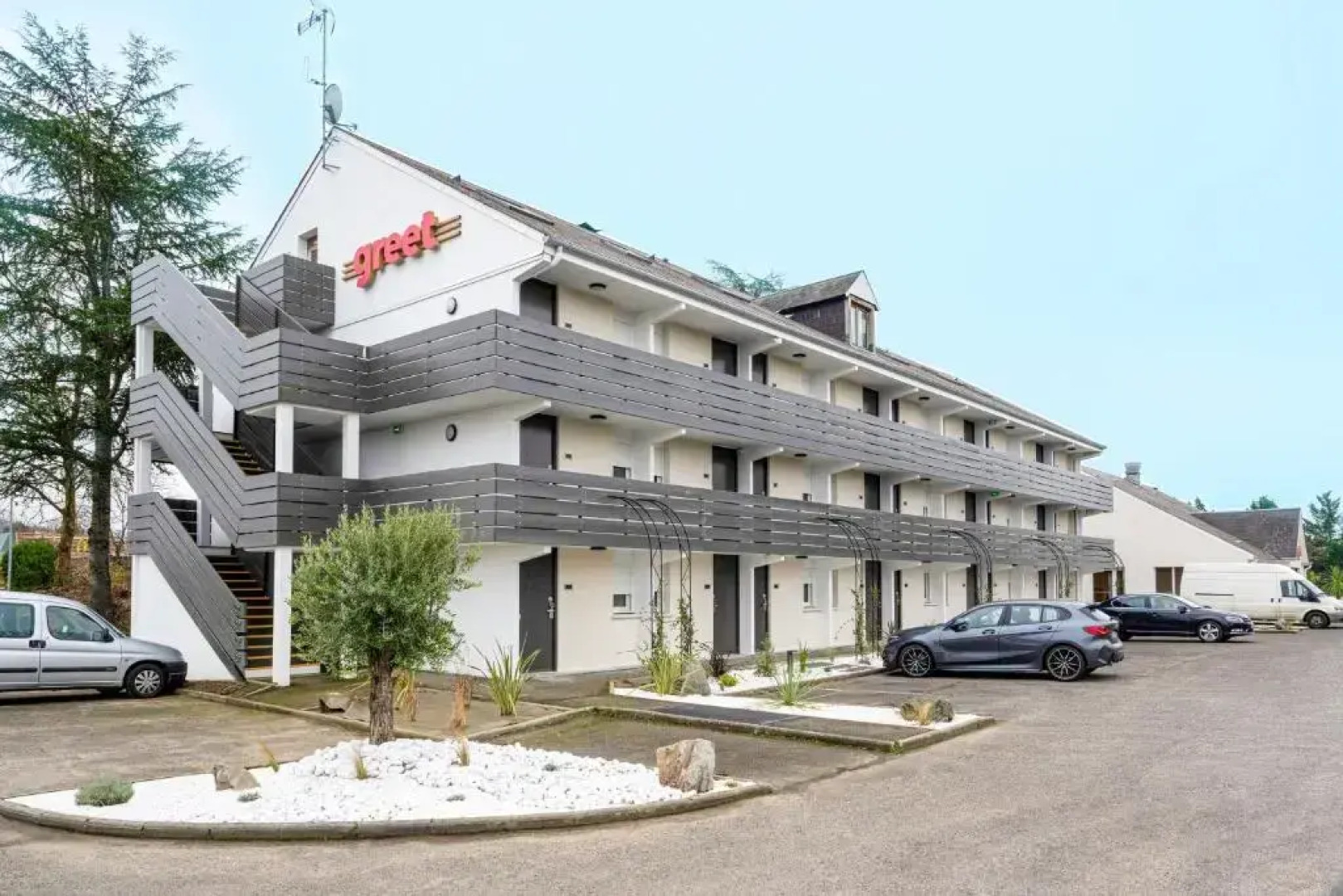 greet Hotel Chatellerault
