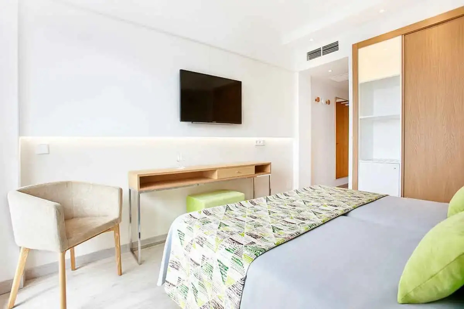 Отель Universal Castell Royal